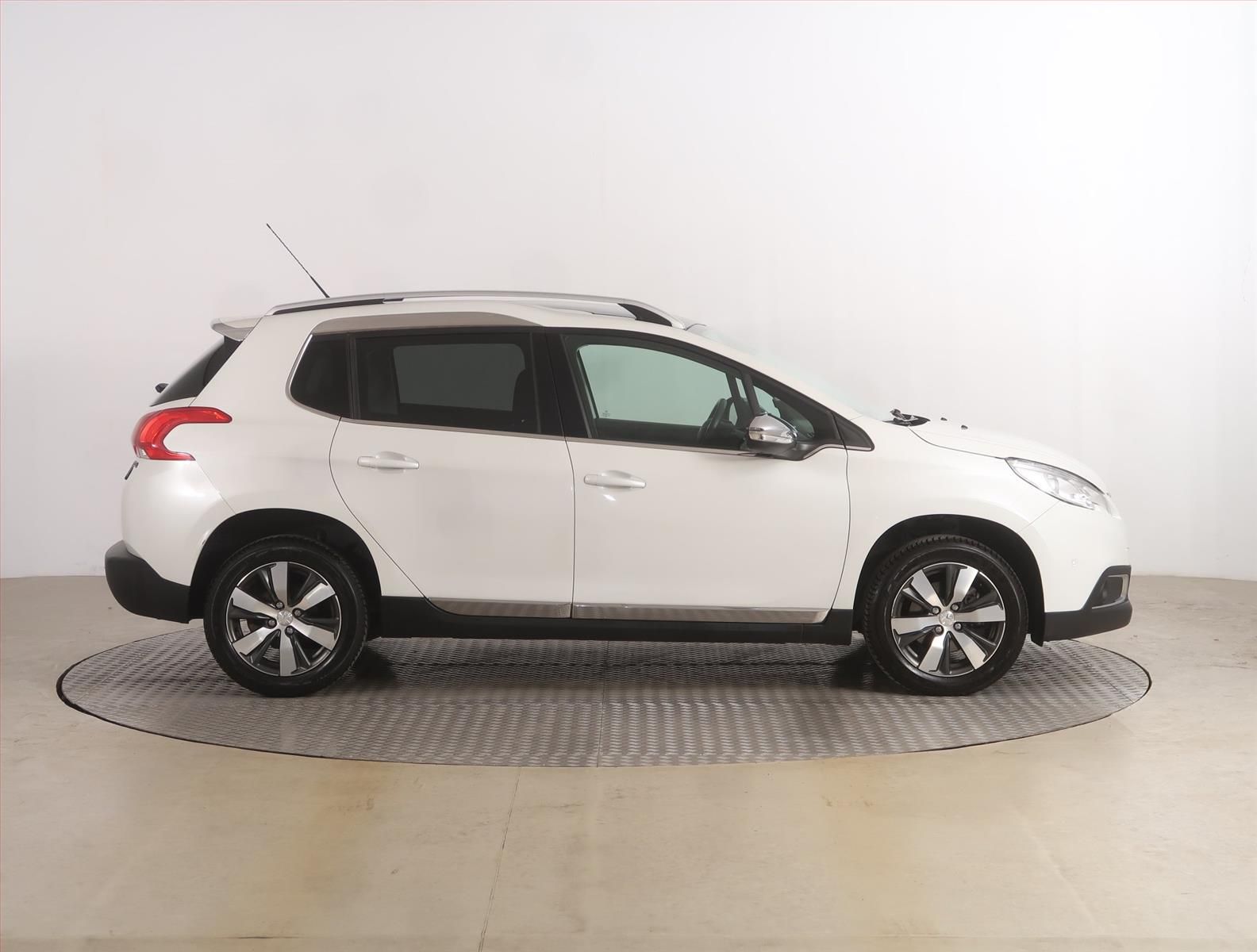 Peugeot 2008, 1.6 VTi, Serv.kniha - fotka 6