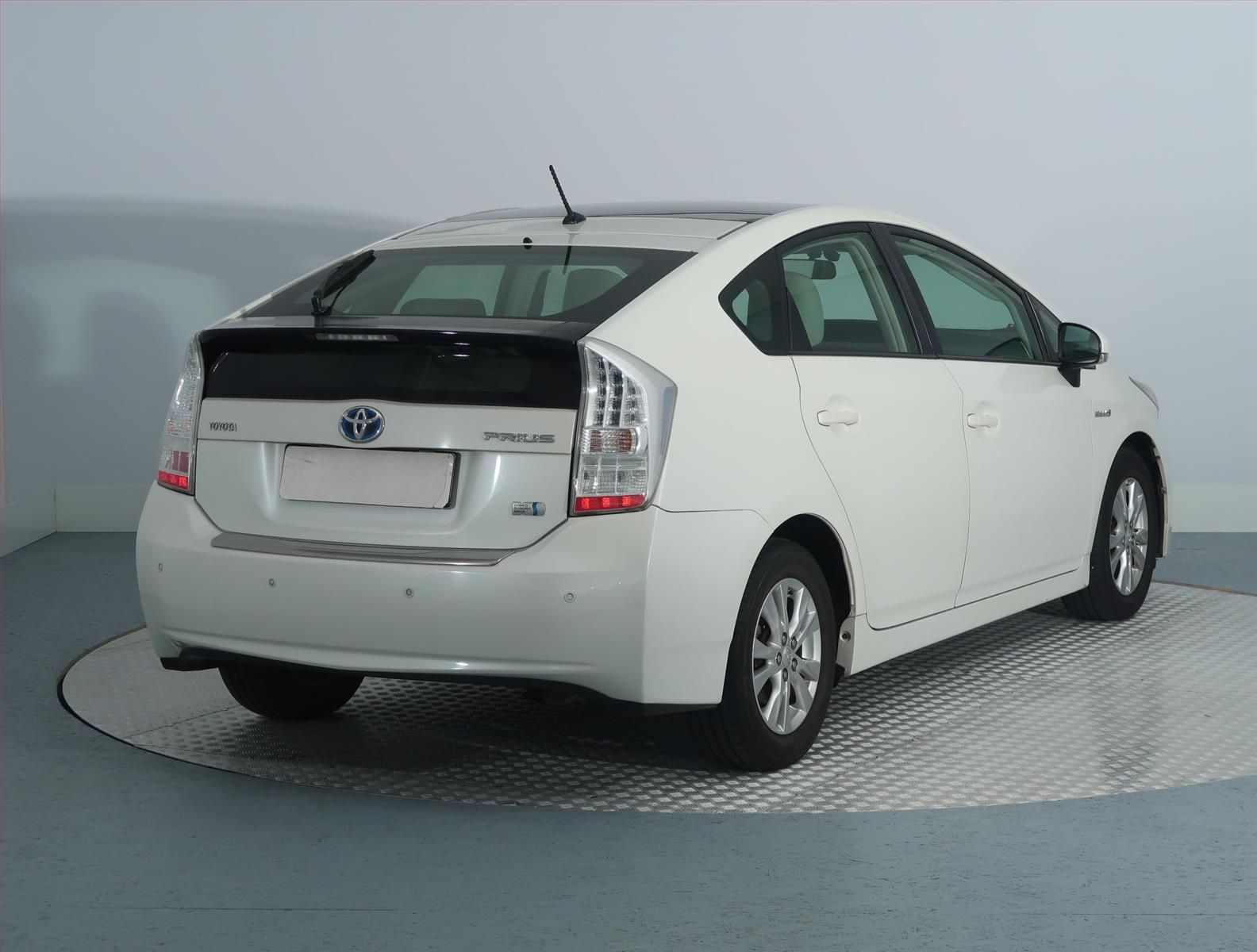 Toyota Prius, 1.8 VVT-i HSD, Automat - fotka 5