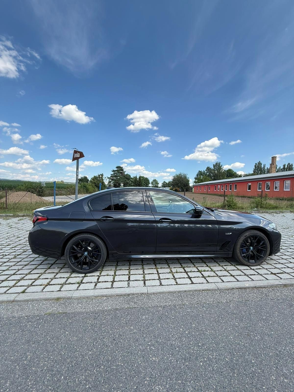BMW Řada 5, BWM 545e B&W | Merino - fotka 2