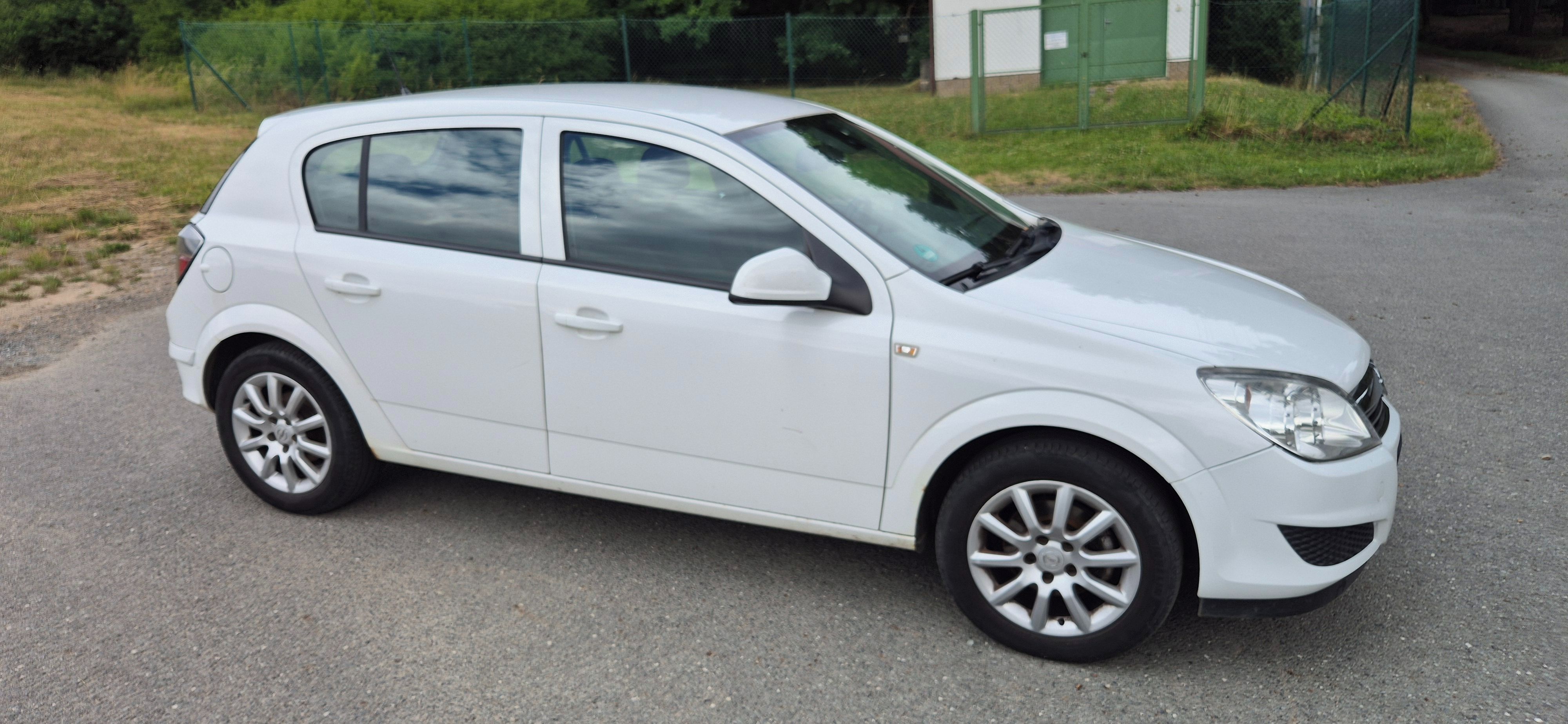 Opel Astra, 1.4 66kW - fotka 5