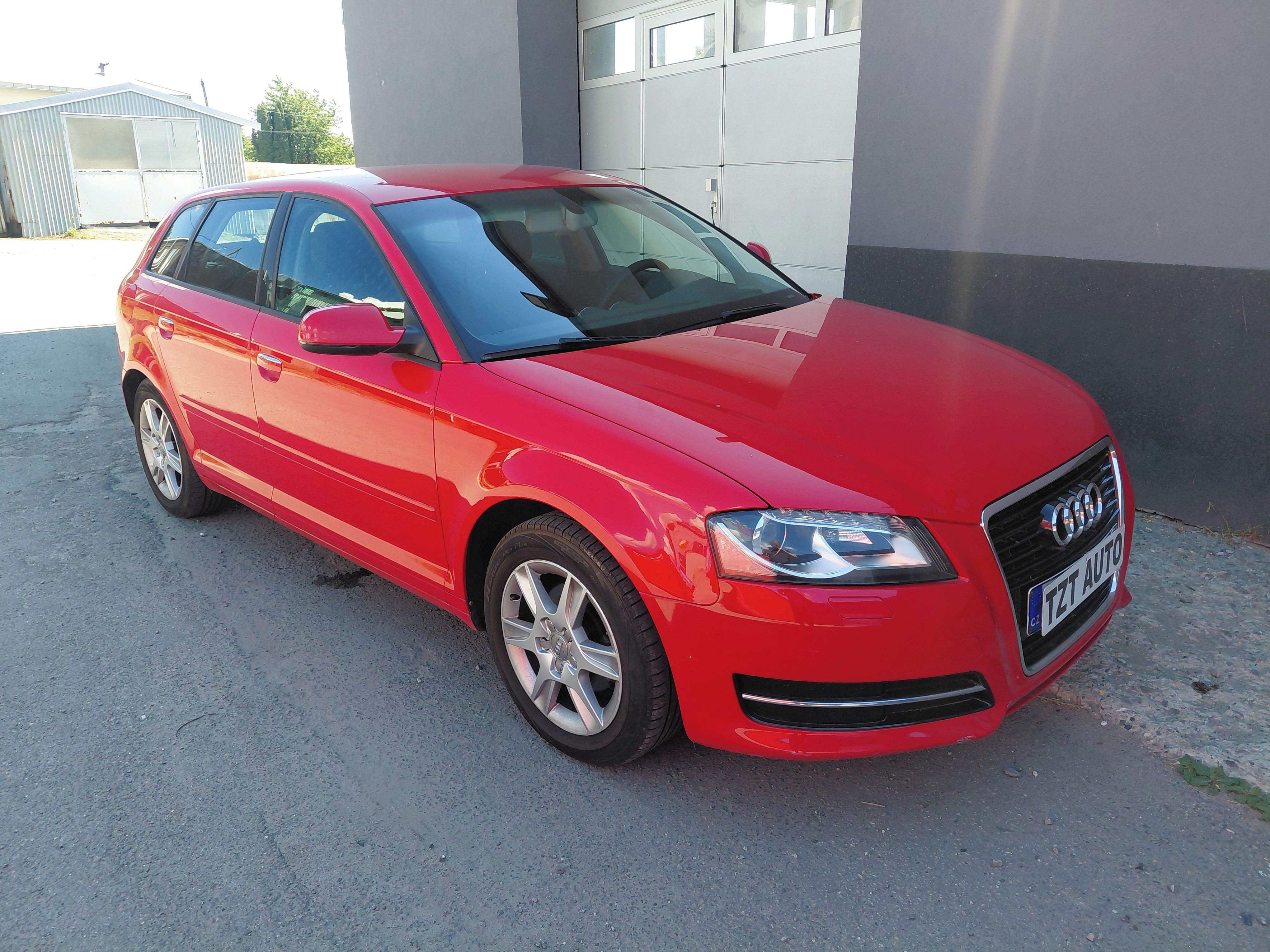 Audi A3, 1.2 TSi AUTOMAT, BI-XENONY - fotka 6