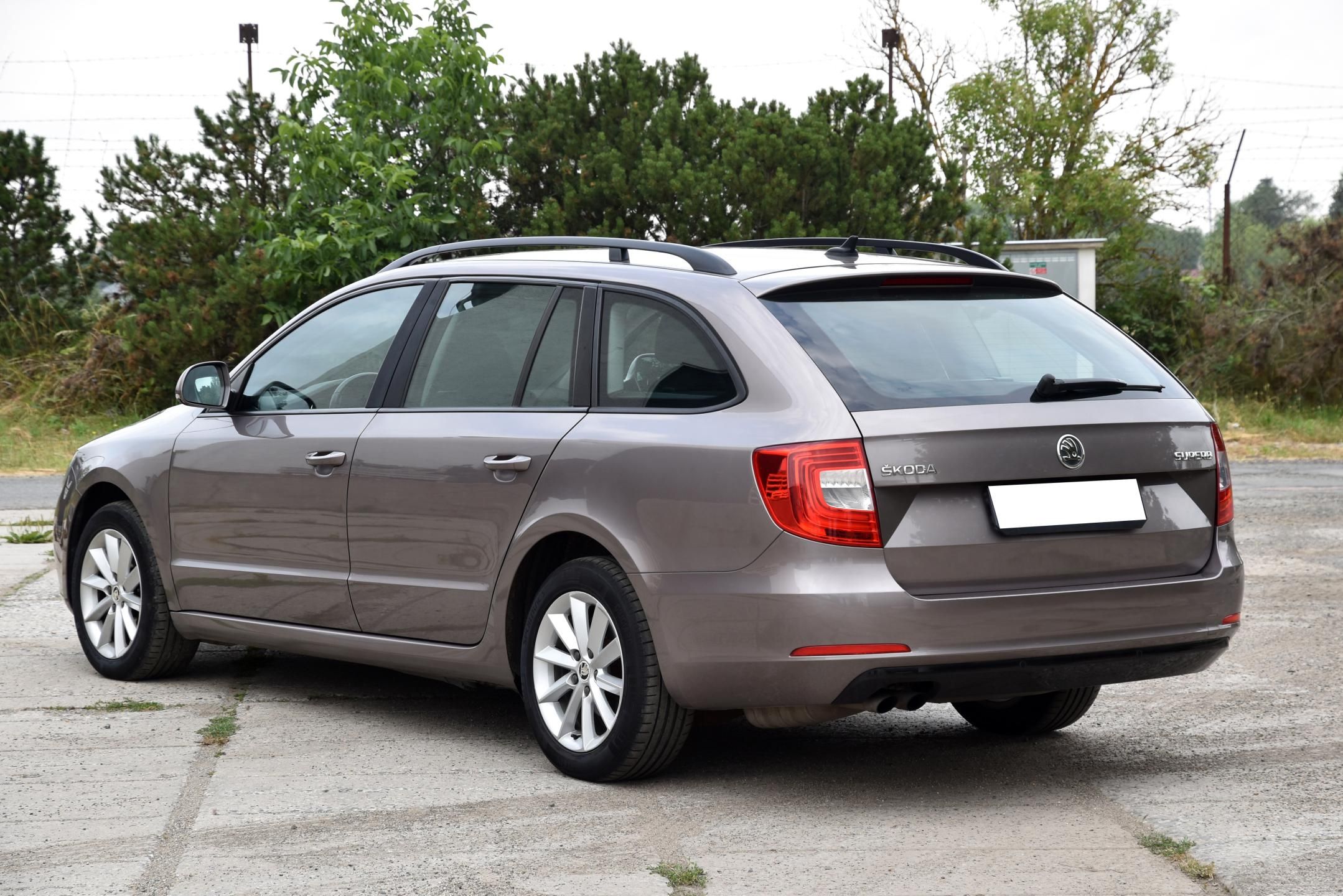 Škoda Superb, 1.6 TDi 6st,KLIMA,NAVI,PDC,ALU - fotka 4