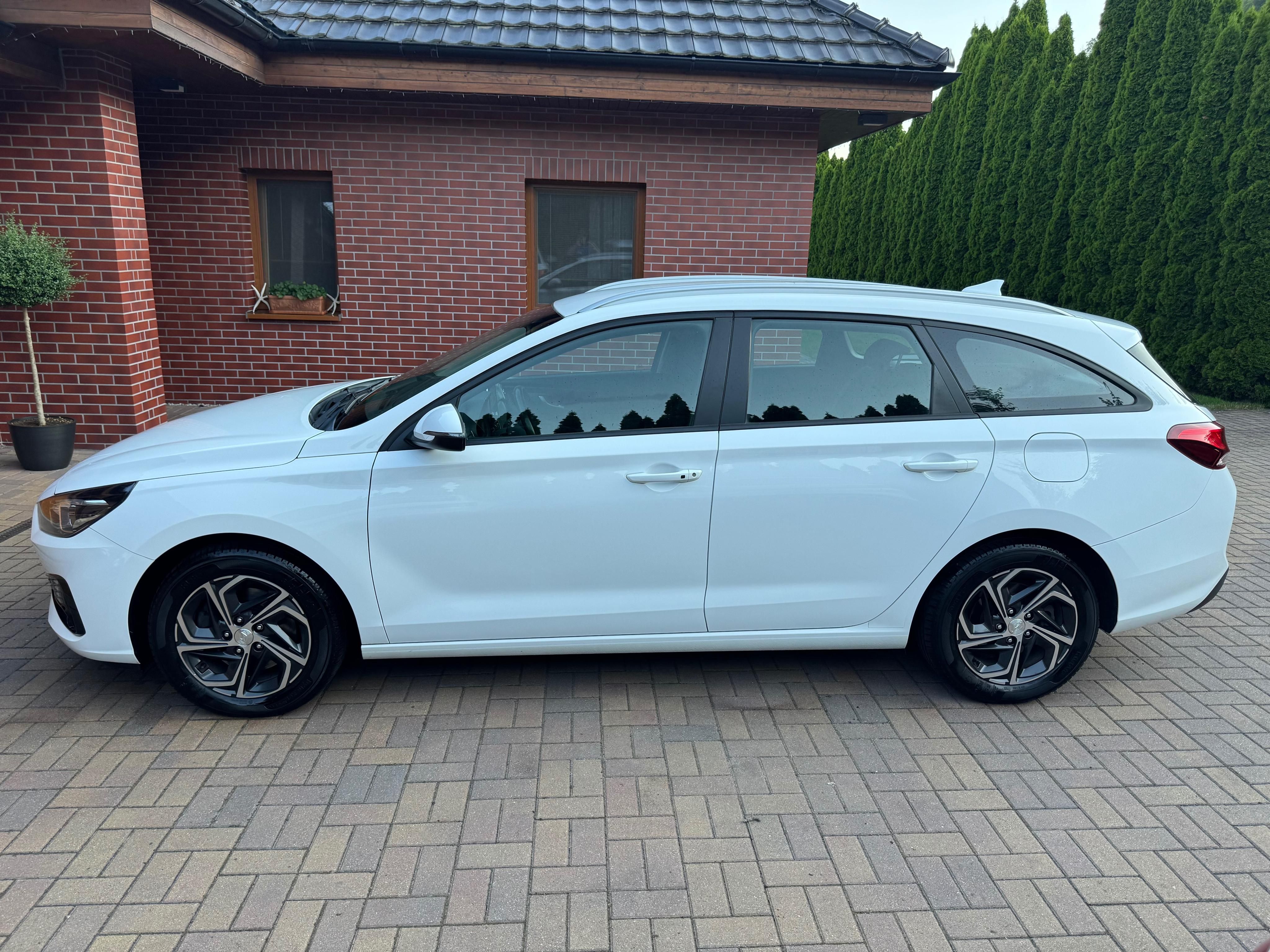 Hyundai i30, 1.6CRDi 85kw MODEL STYLE 2022 - fotka 4