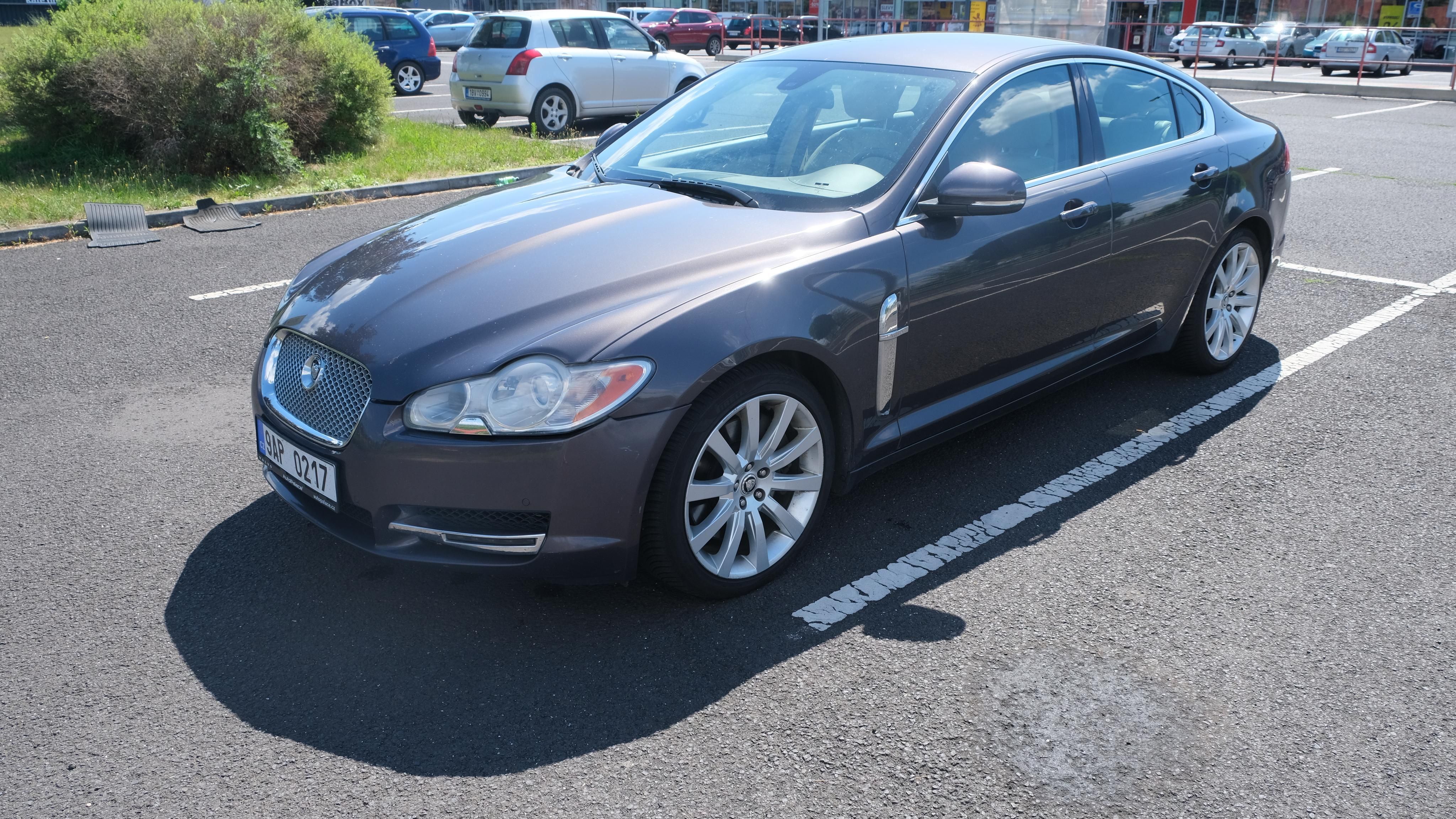 Jaguar XF
