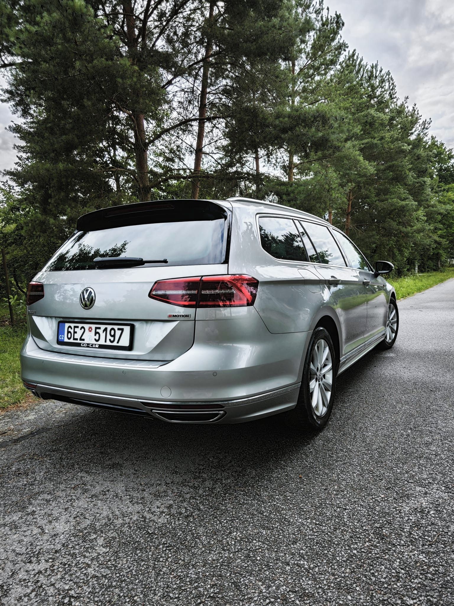 Volkswagen Passat, R-Line 2.0 BiTDI 176 kW DSG 4M - fotka 4