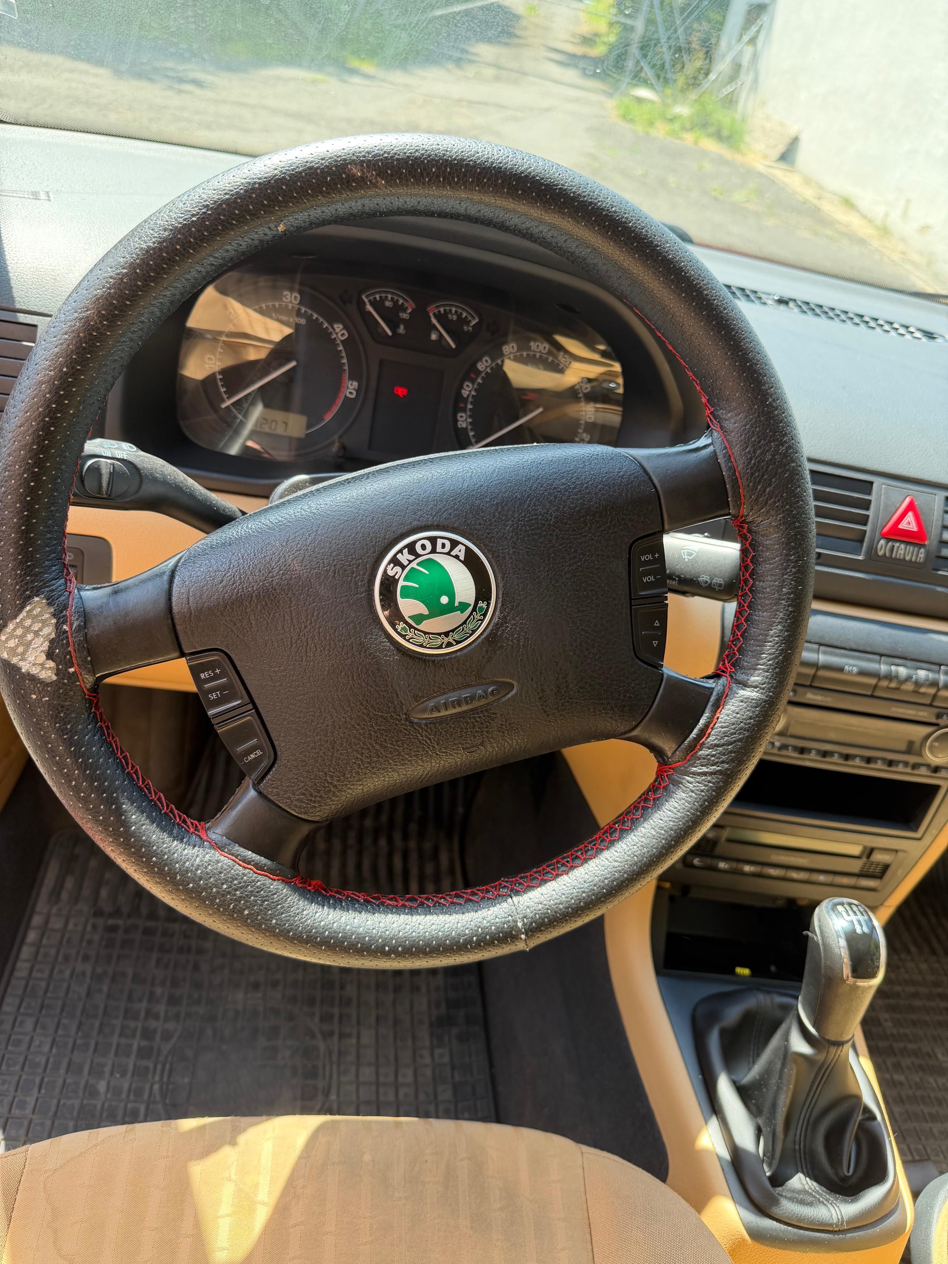 Škoda Octavia - fotka 4
