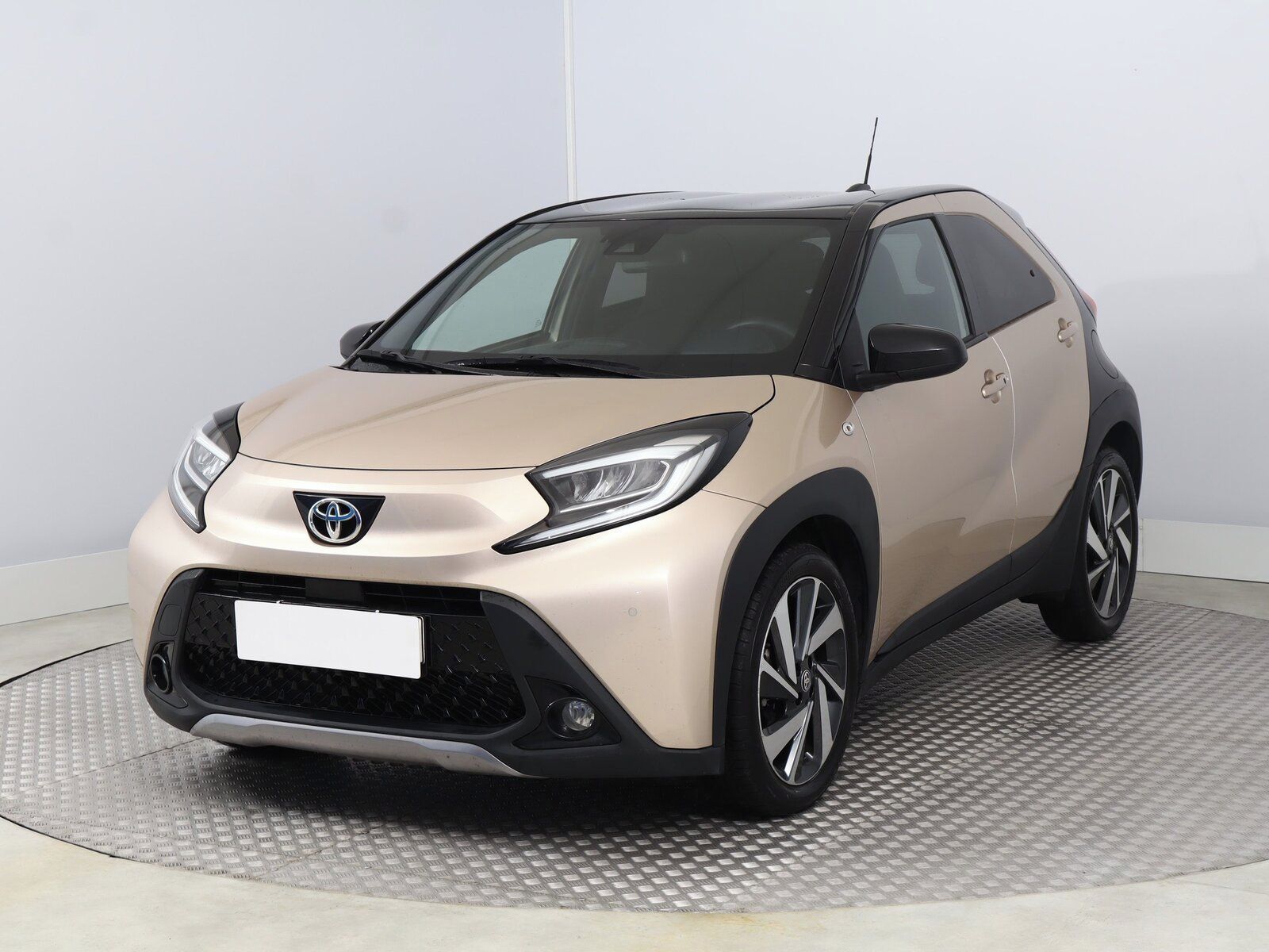Toyota Aygo, 1.0, ČR,1.maj, Serv.kniha - fotka 2