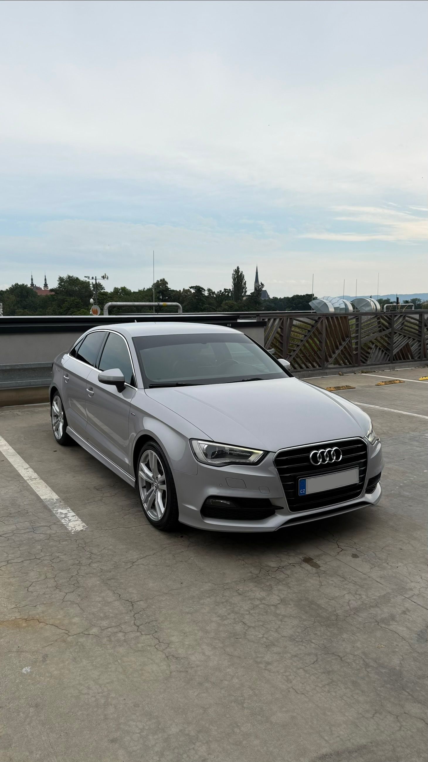 Audi A3, Limousine 1.4 TFSI DSG, S-line - fotka 2