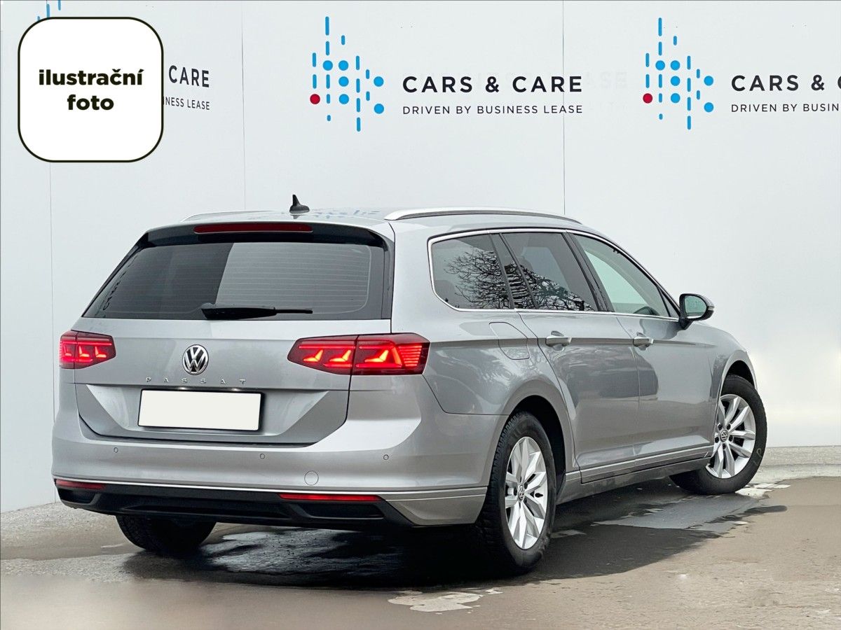 Volkswagen Passat Variant, 2,0 TDI DSG R-line Pak LED+ACC - fotka 3