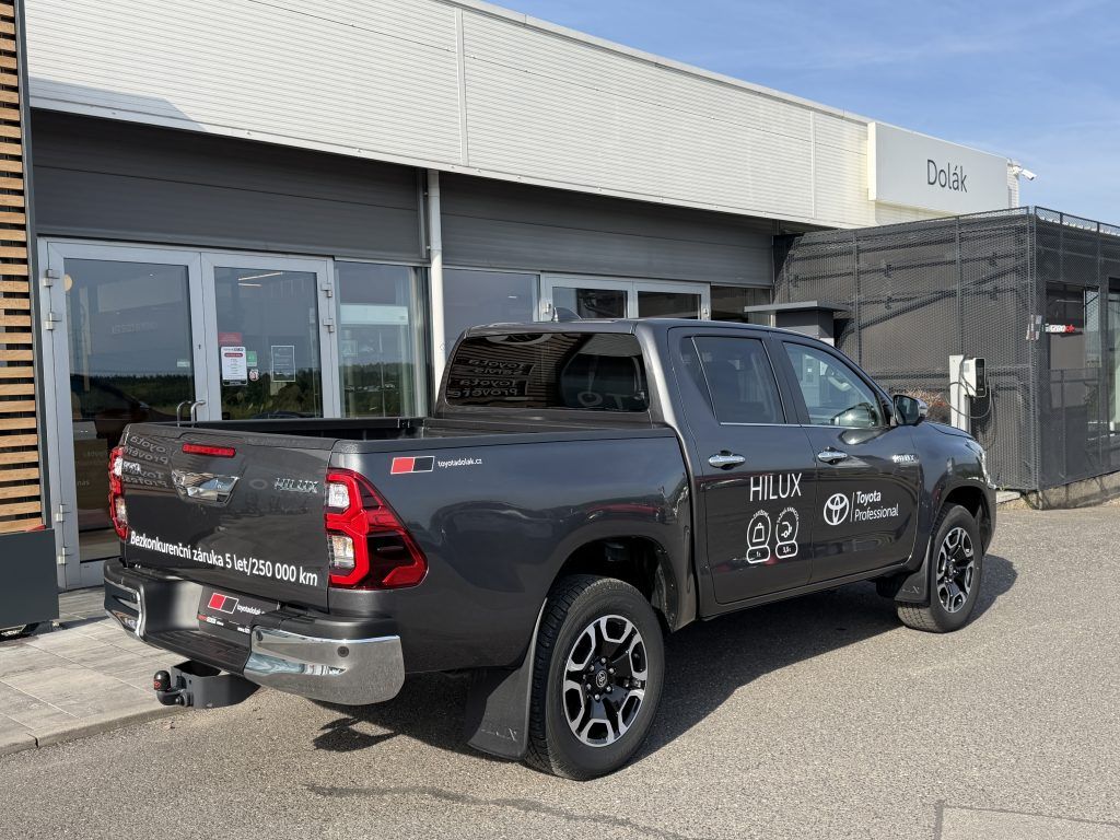 Toyota Hilux, 2.8D, Executive, DPH, 8tis km - fotka 5