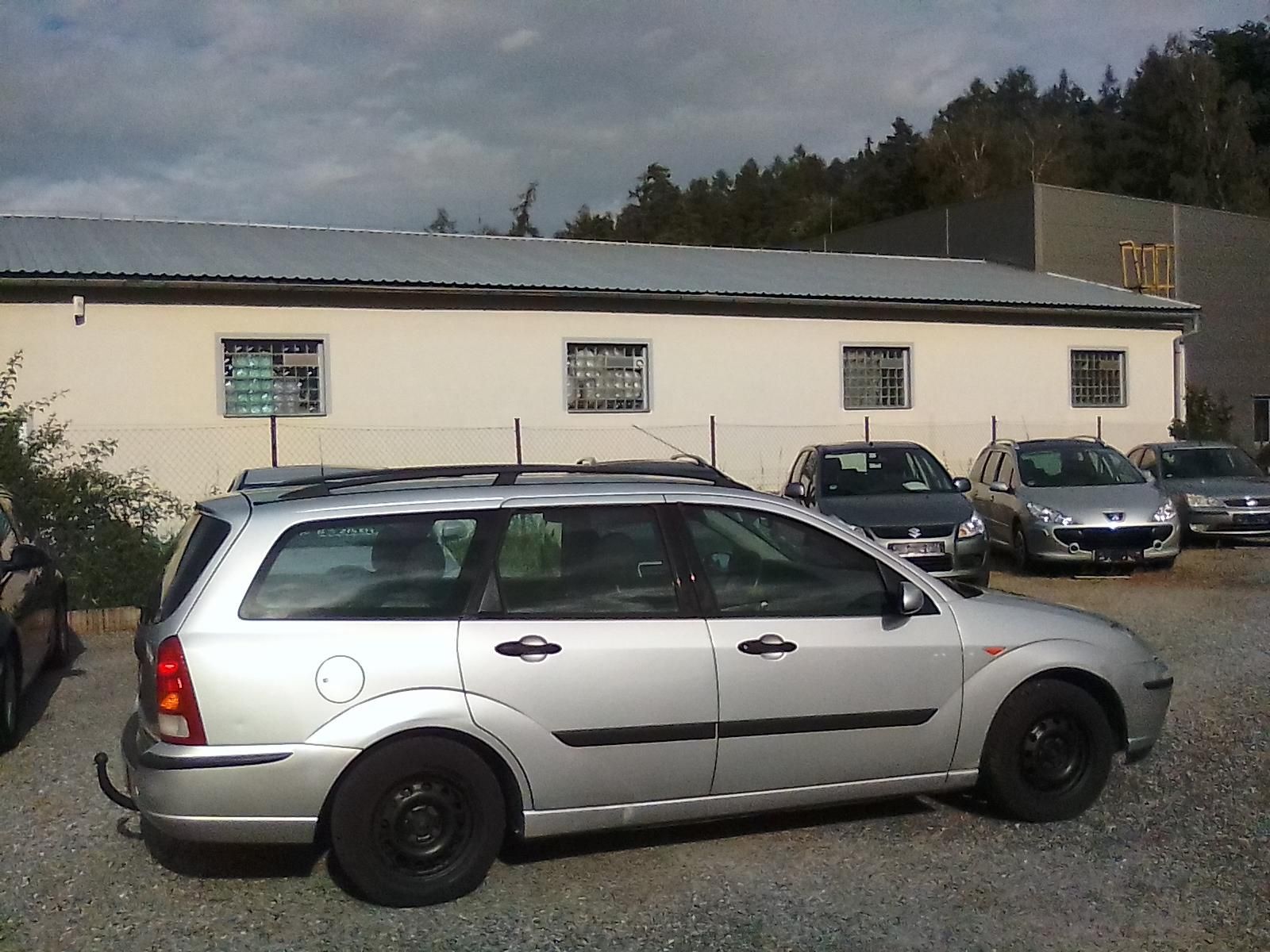 Ford Focus, 1.6i 16V závěs, kola navíc - fotka 4