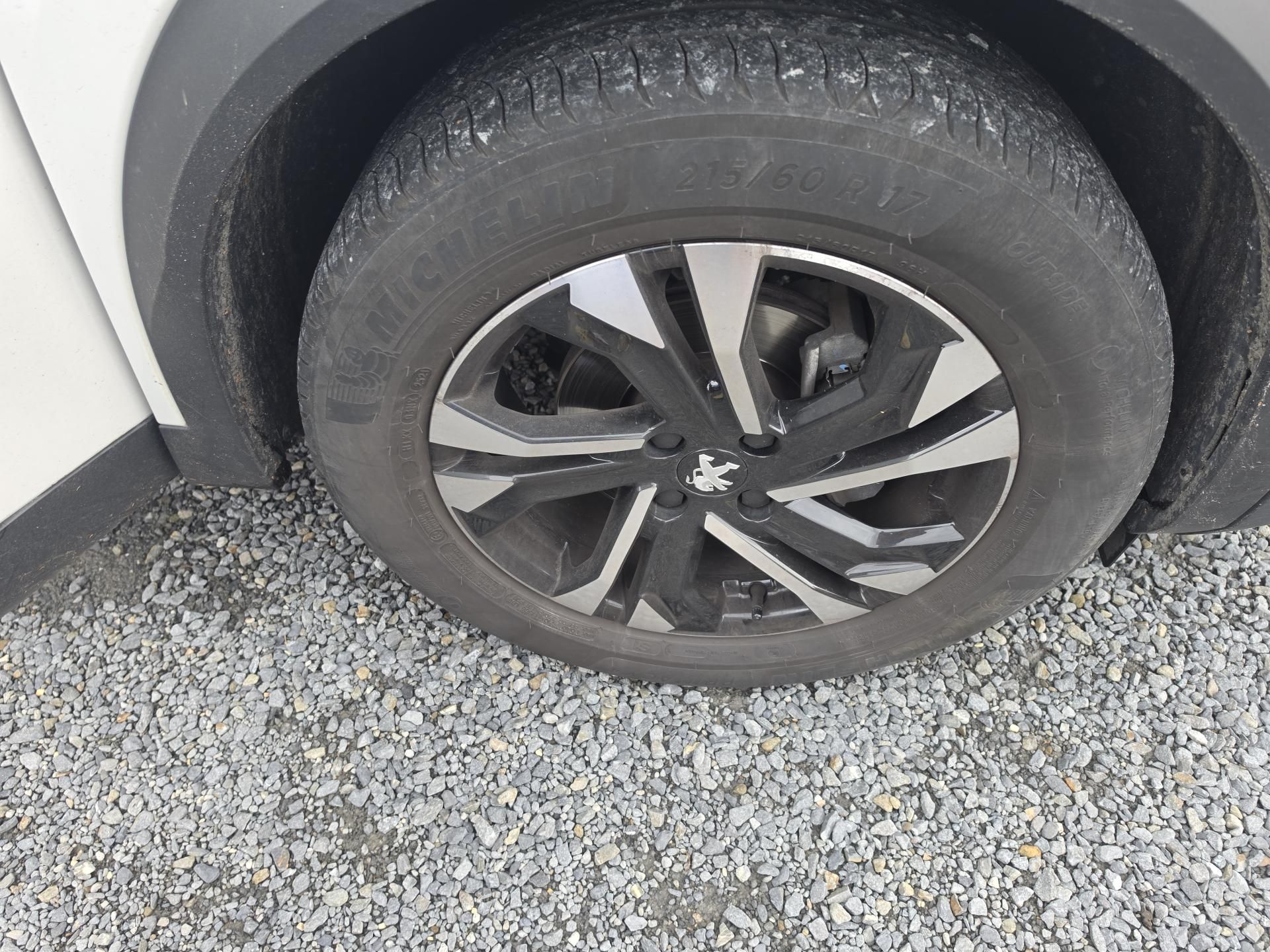 Peugeot 2008, 1.2 T 96KW 54tkm - fotka 6