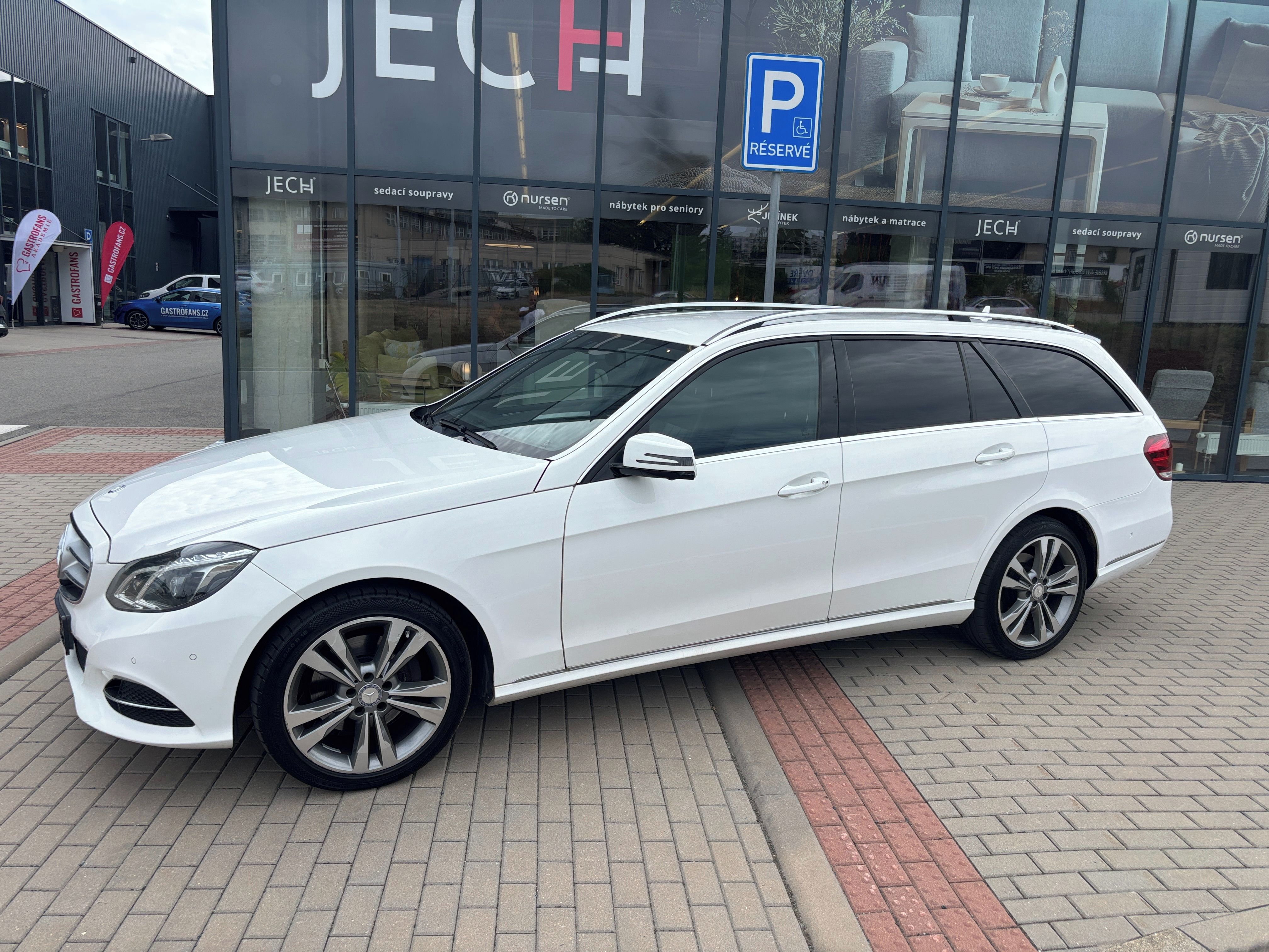 Mercedes-Benz Třídy E, 350CDi185kW Air-Matic Kůže Led