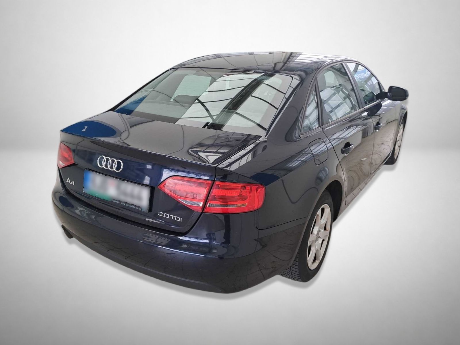 Audi A4, 2.0 TDI, Automatická klima - fotka 2