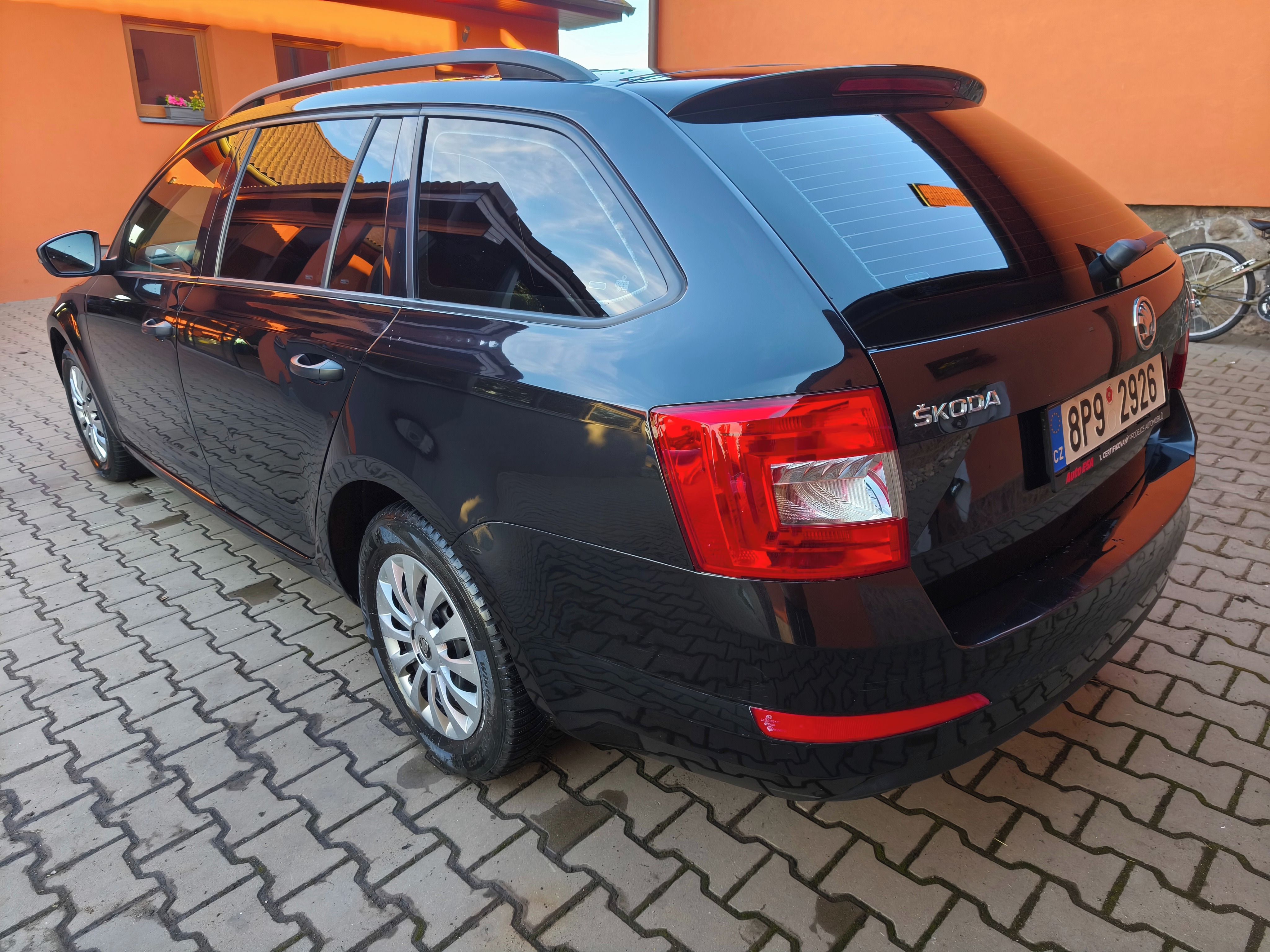 Škoda Octavia, 1.6tdi 77kw, r.v.2014 - fotka 3