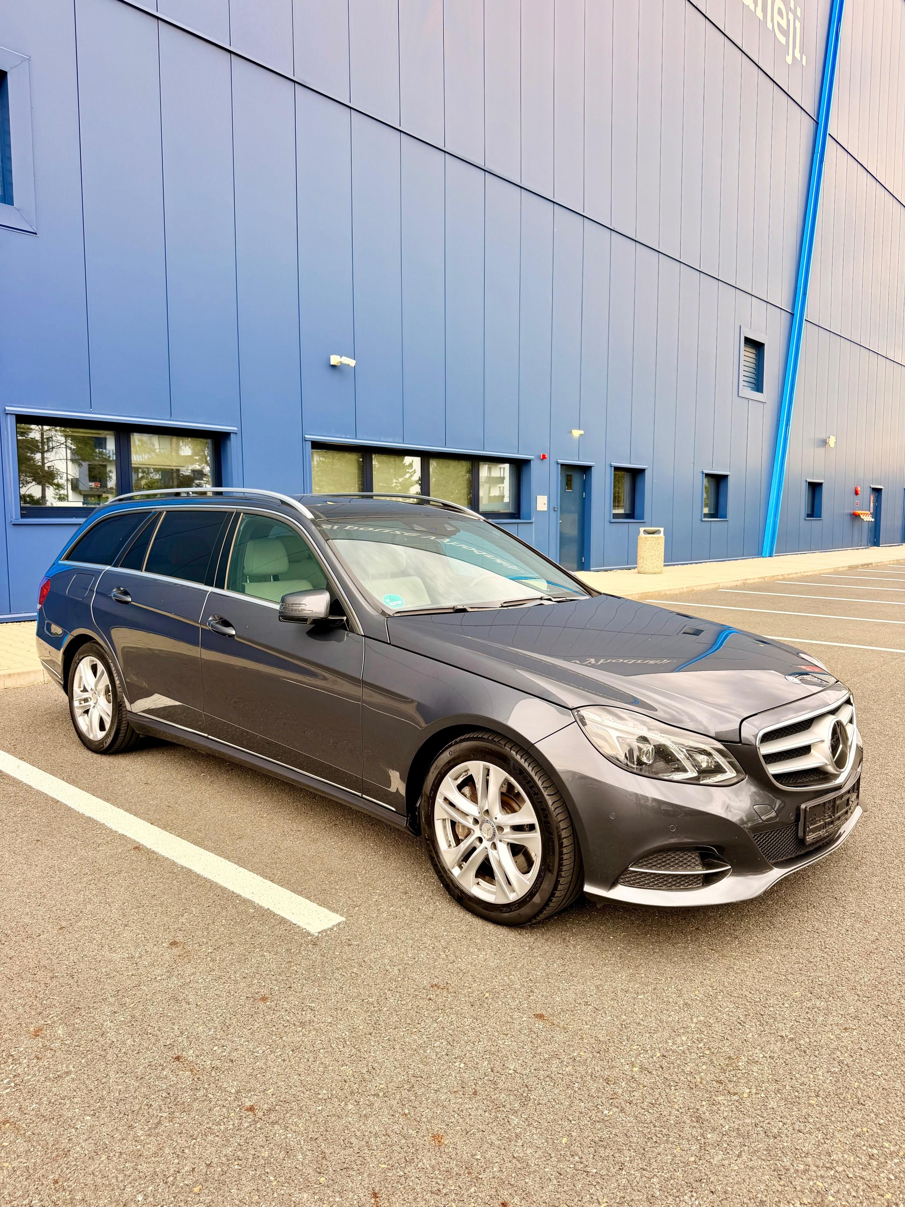 Mercedes-Benz Třídy E, E400/245Kw, 4Matic, Avantgarde - fotka 2