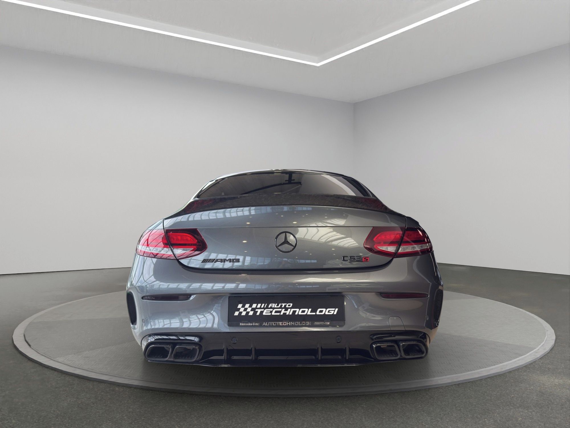 Mercedes-Benz Třídy C, 63 S kupé - fotka 6