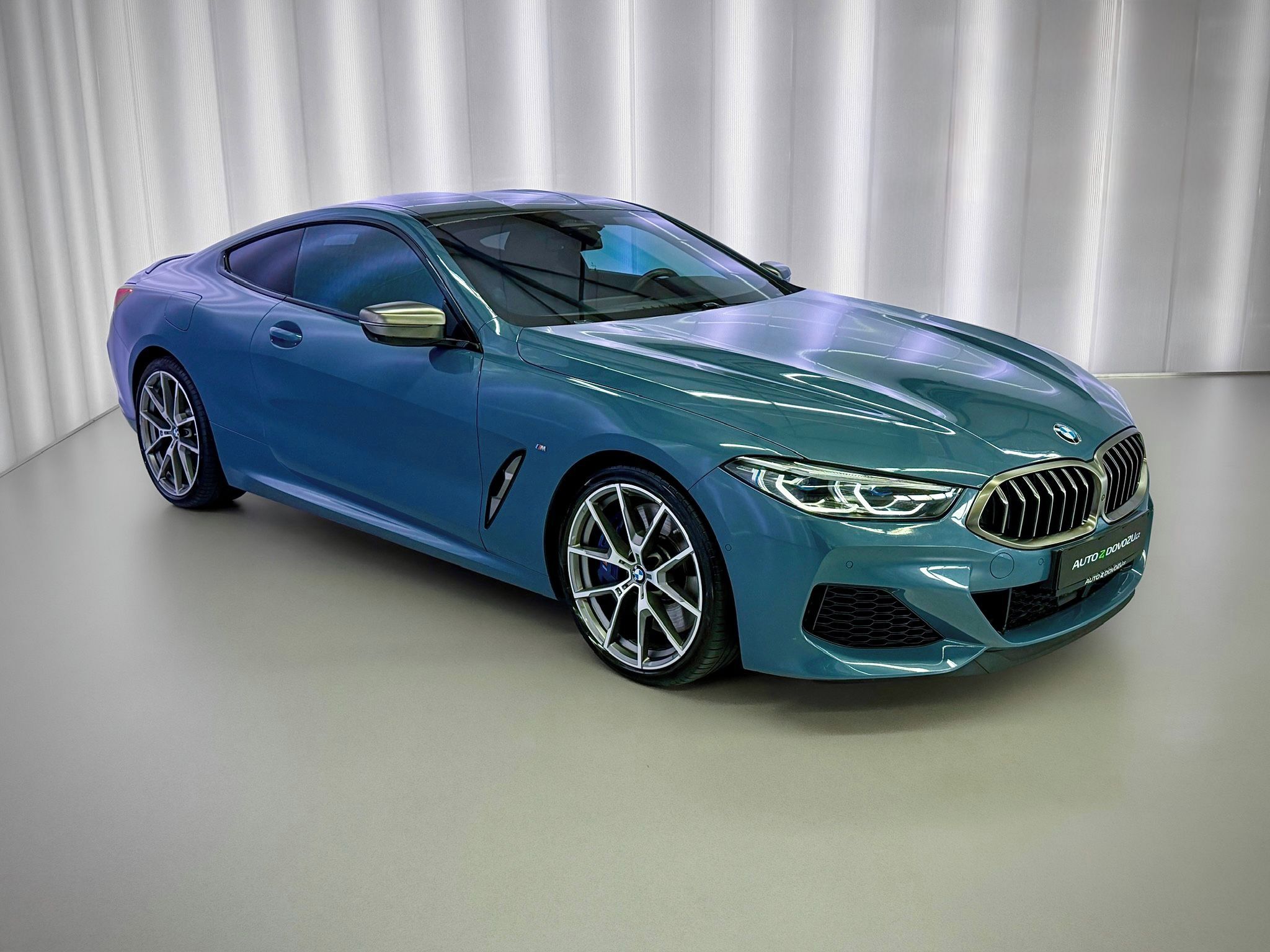 BMW Řada 8, M850 xDrive M-SPORT, H&K, HUD, - fotka 4