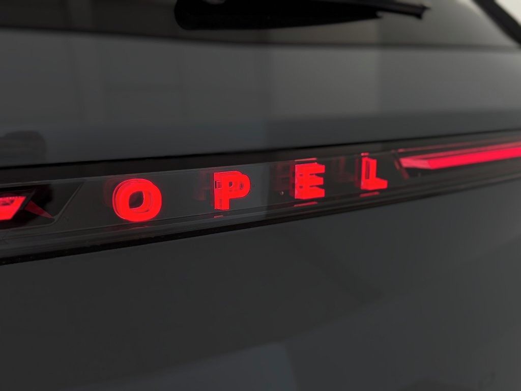 Opel Grandland, Ultimate 1.2 Hybrid 107 kW - fotka 6