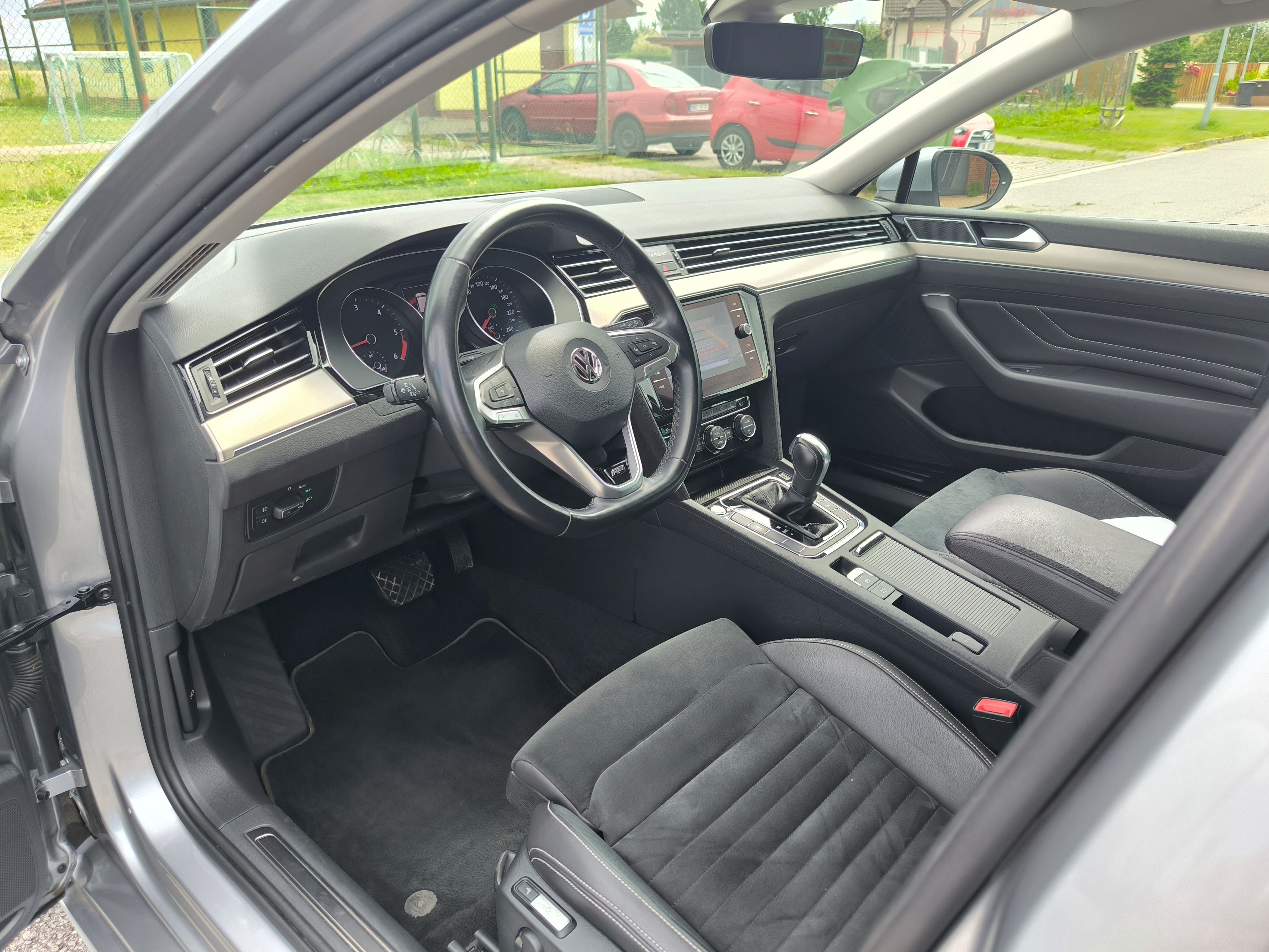 Volkswagen Passat Variant, 2.0TDI 140kW 4MOTION R-line ČR - fotka 4