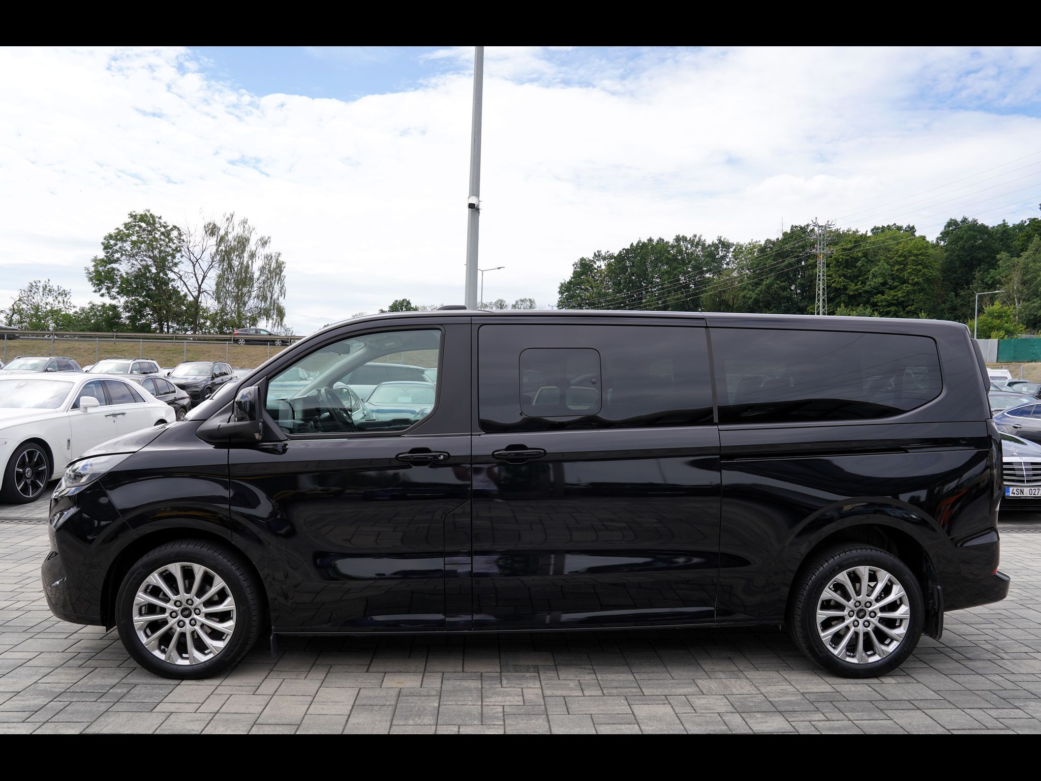 Ford Tourneo Custom, 2.0 EcoBlue 4x4 Titanium/Autom - fotka 3