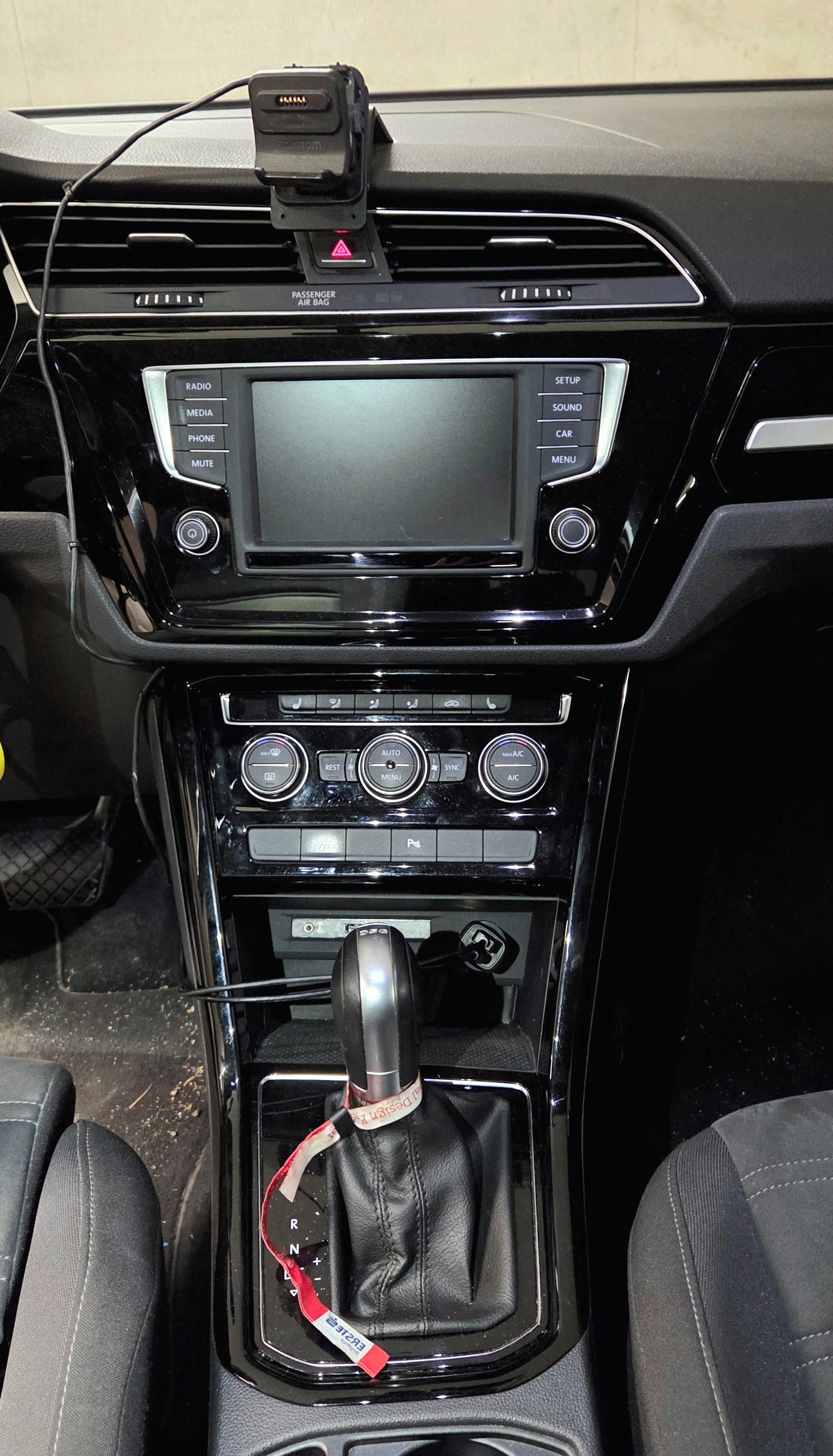Volkswagen Touran, 1.4 TSi, HighLine, 1. majitel - fotka 6