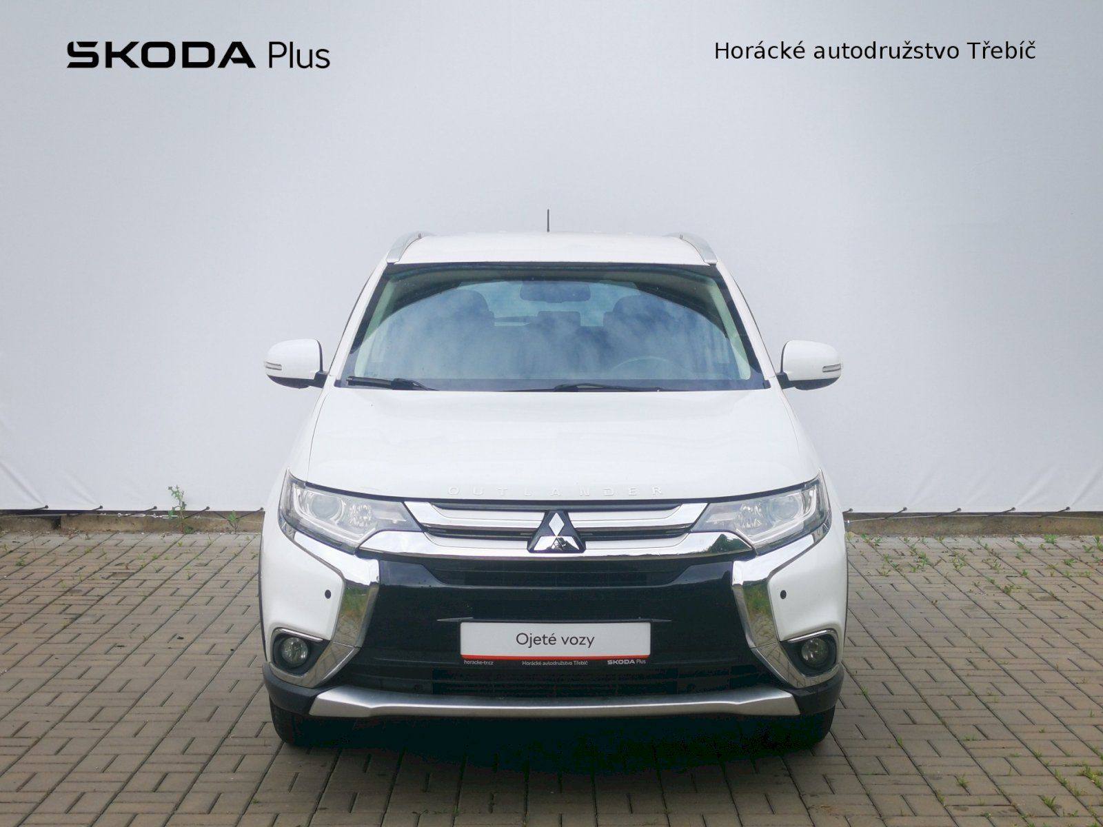 Mitsubishi Outlander, INTENSE 2.2 DI-D 110 kW 6MT 4W - fotka 4