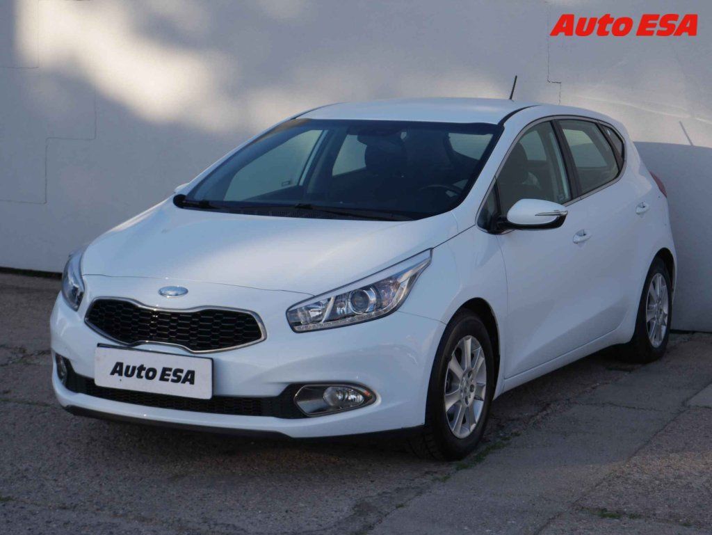 Kia Cee´d, 1.4i - fotka 3