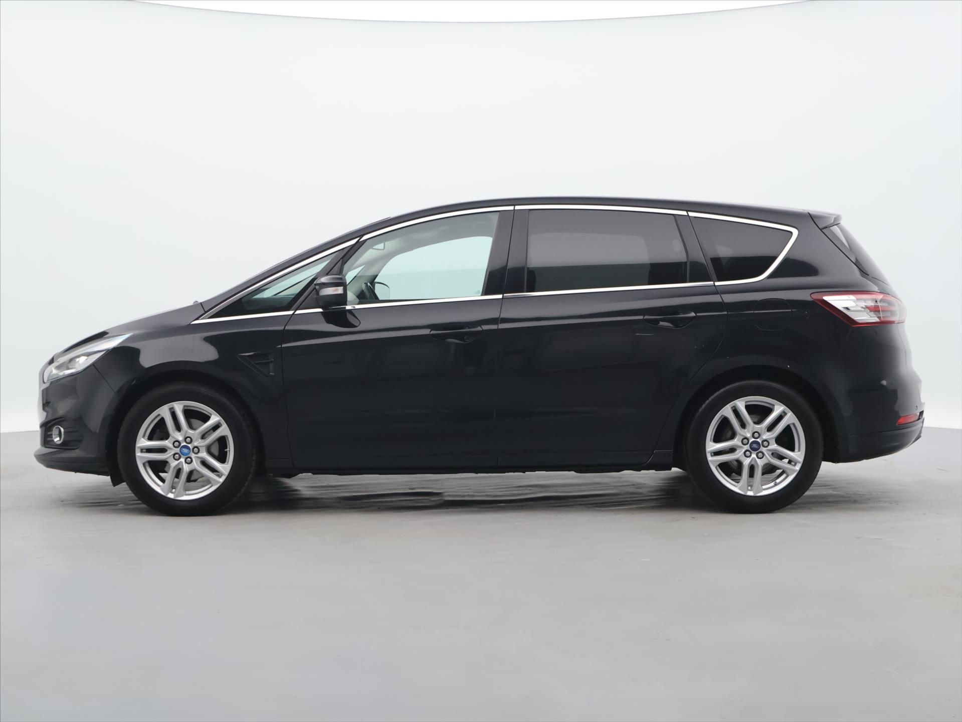 Ford S-MAX, 2,0 TDCi Aut. Titanium 7-Míst - fotka 4