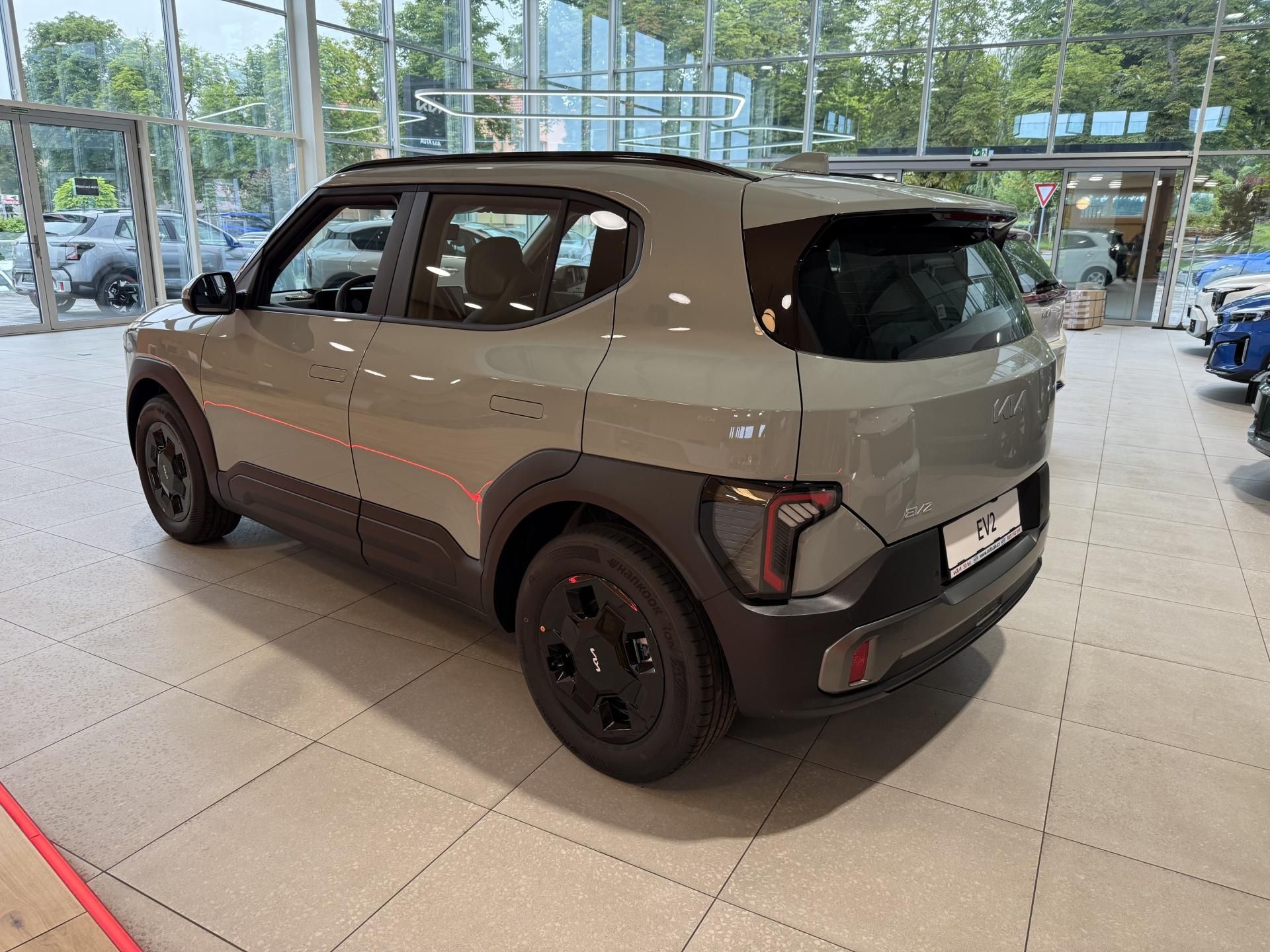 Kia, EV2 QV1 4P 4x2 AIR - fotka 5