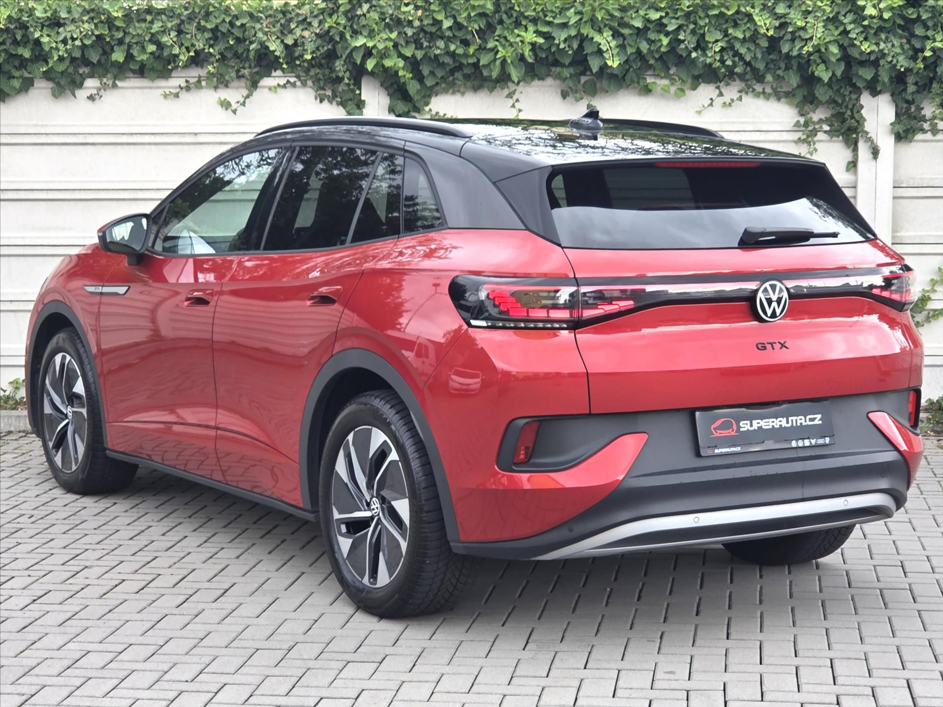 Volkswagen ID.4, GTX 4x4 Tažné z. SoH 93% 1.maj - fotka 5