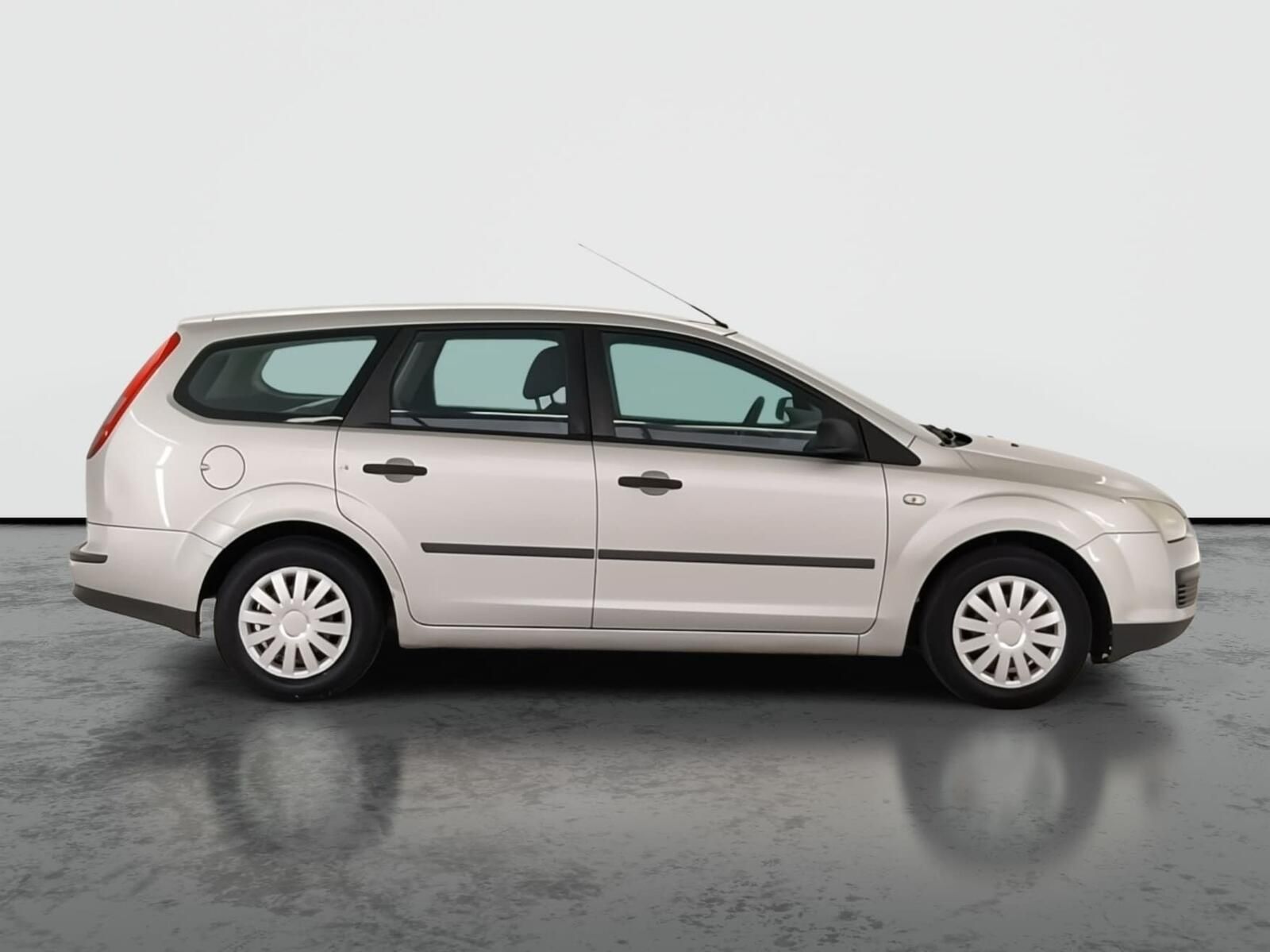 Ford Focus, 1.6 TDCi, po STK, Tažné, Klima - fotka 6