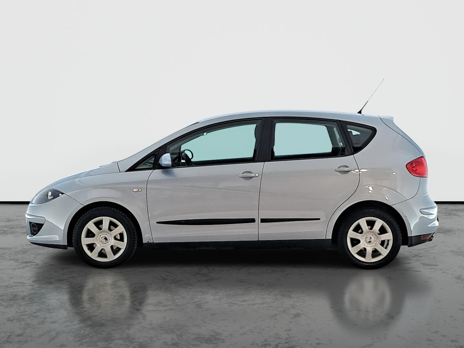 Seat Altea, 1.6, po STK, Automatická klima - fotka 3