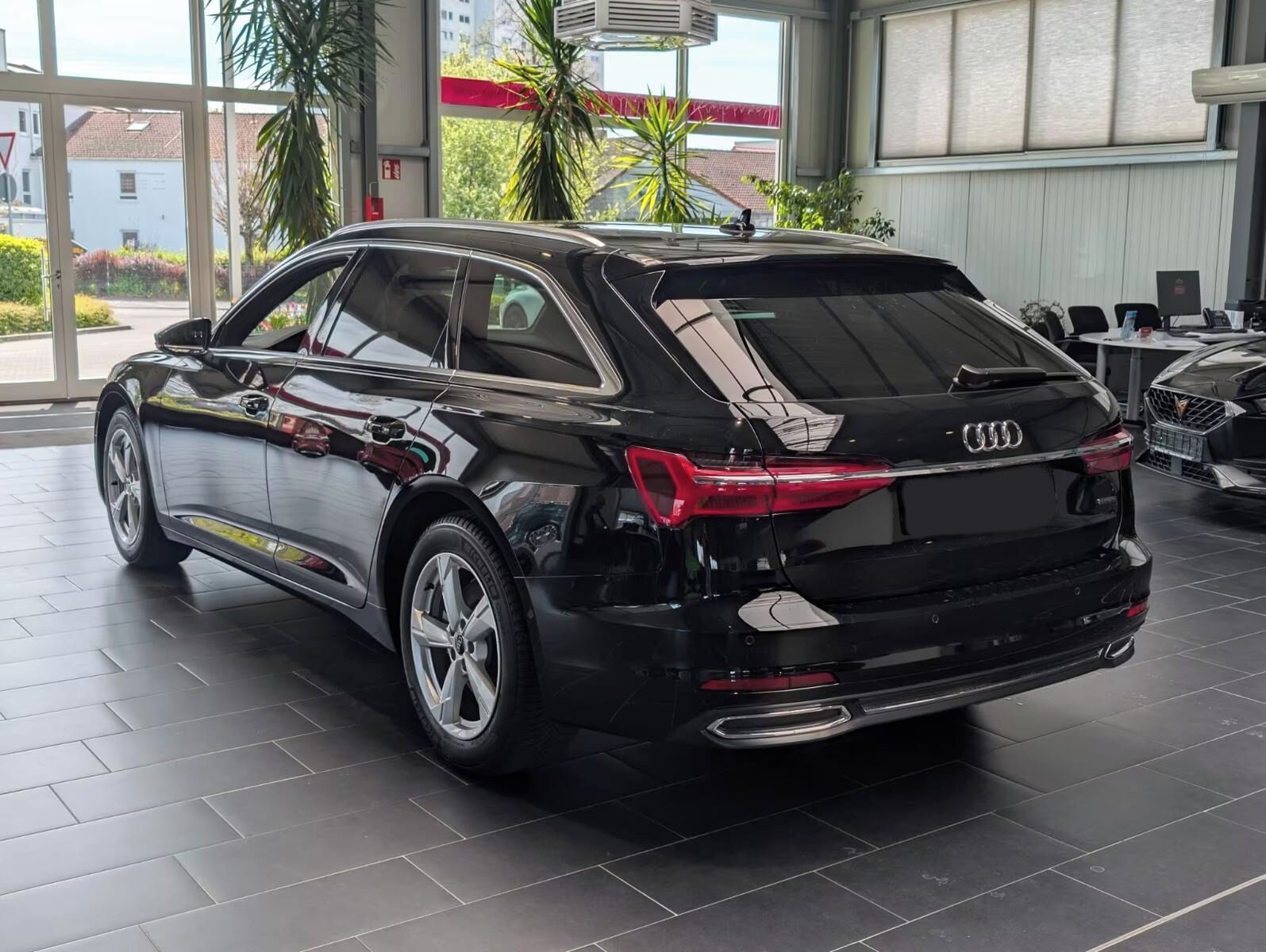 Audi A6 Avant, 45 TFSI quattro S tronic*Navi* - fotka 4