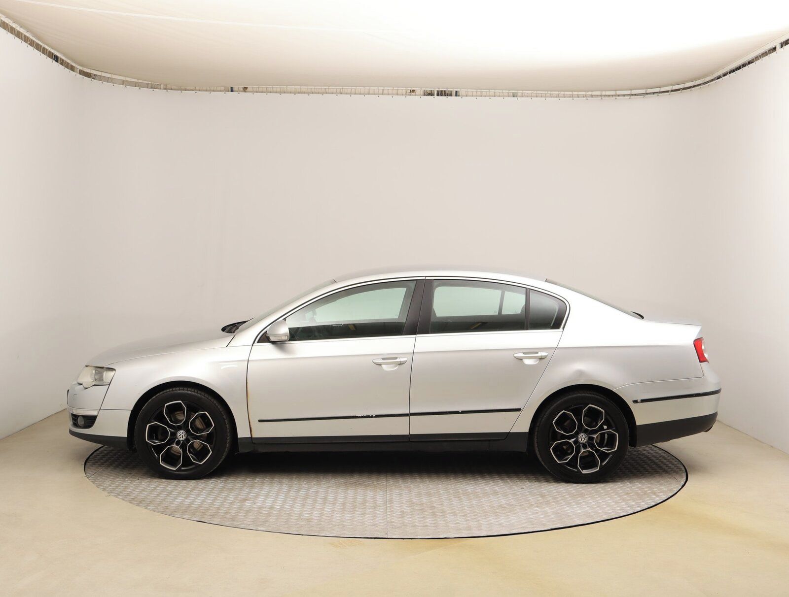 Volkswagen Passat, 2.0 TDI, Business, po STK - fotka 3