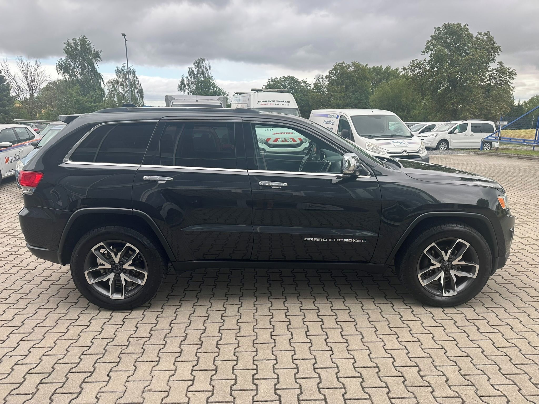 Jeep Grand Cherokee, 3,7 V6  210kW - fotka 6