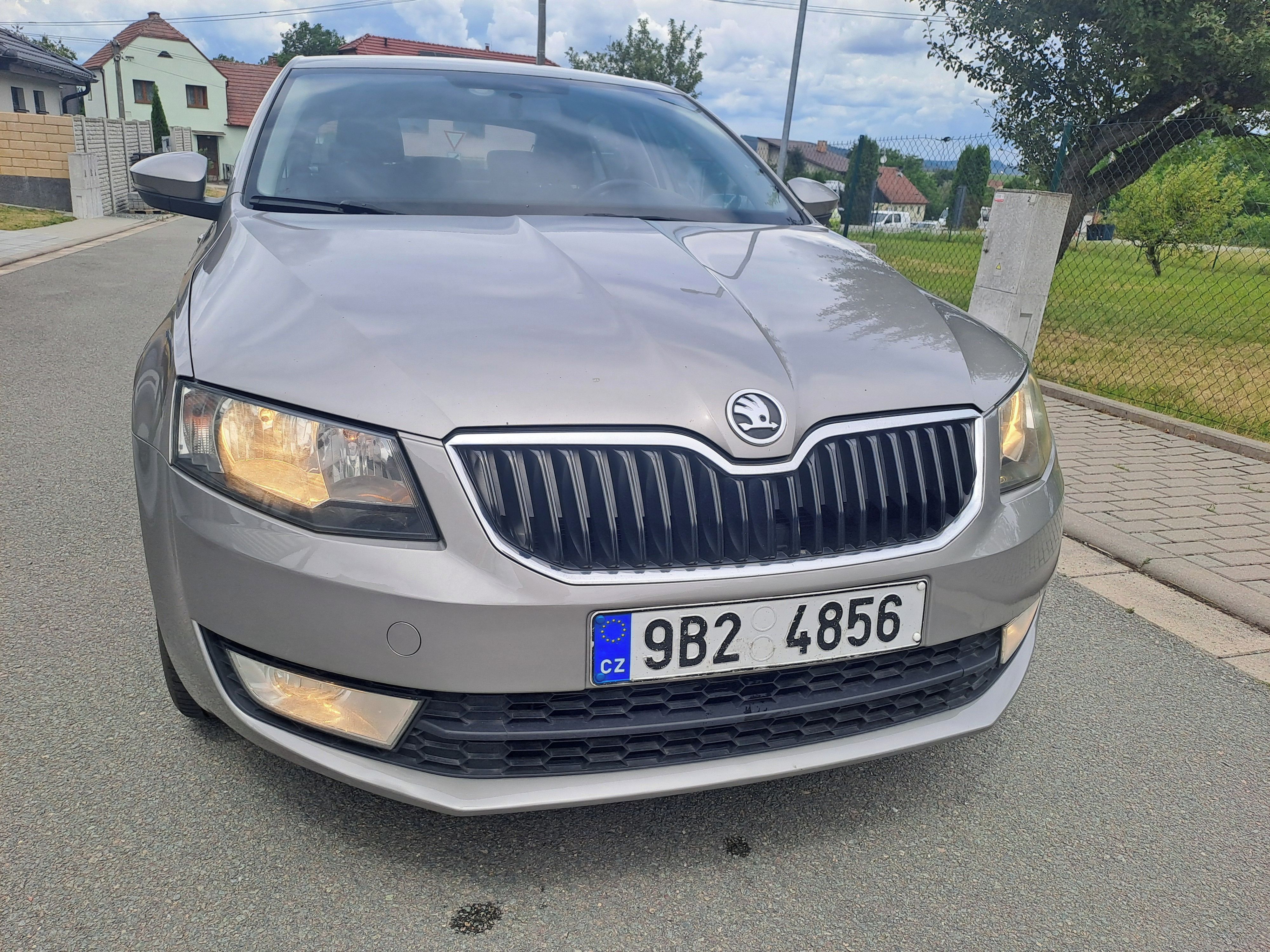 Škoda Octavia, 1,6 TDI,2.MAJ,ČR - fotka 6
