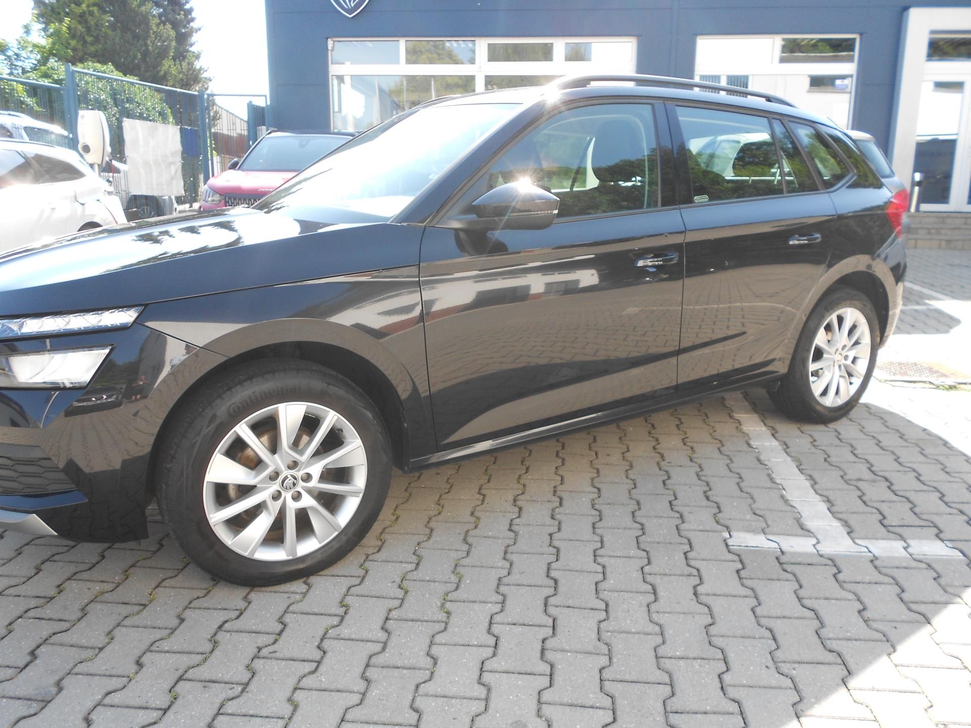 Škoda Kamiq, 1,0TSi 85kW ČR 1.maj - fotka 3