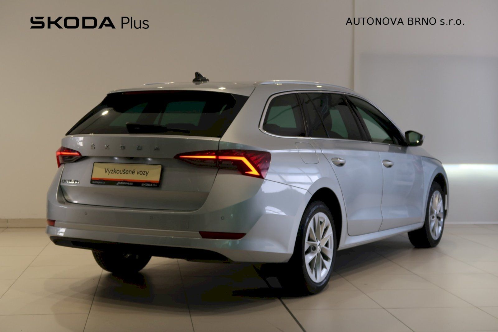 Škoda Octavia, Combi 2.0 TDI 110kW Style PLUS - fotka 2