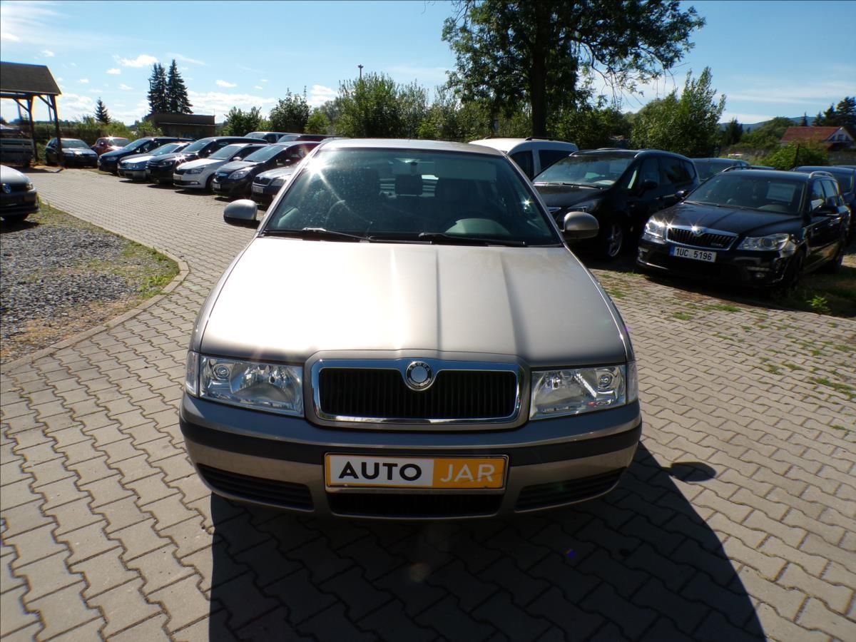 Škoda Octavia, 1,6 MPI  TOUR,TAŽNÉ ZAŘÍZENÍ - fotka 3