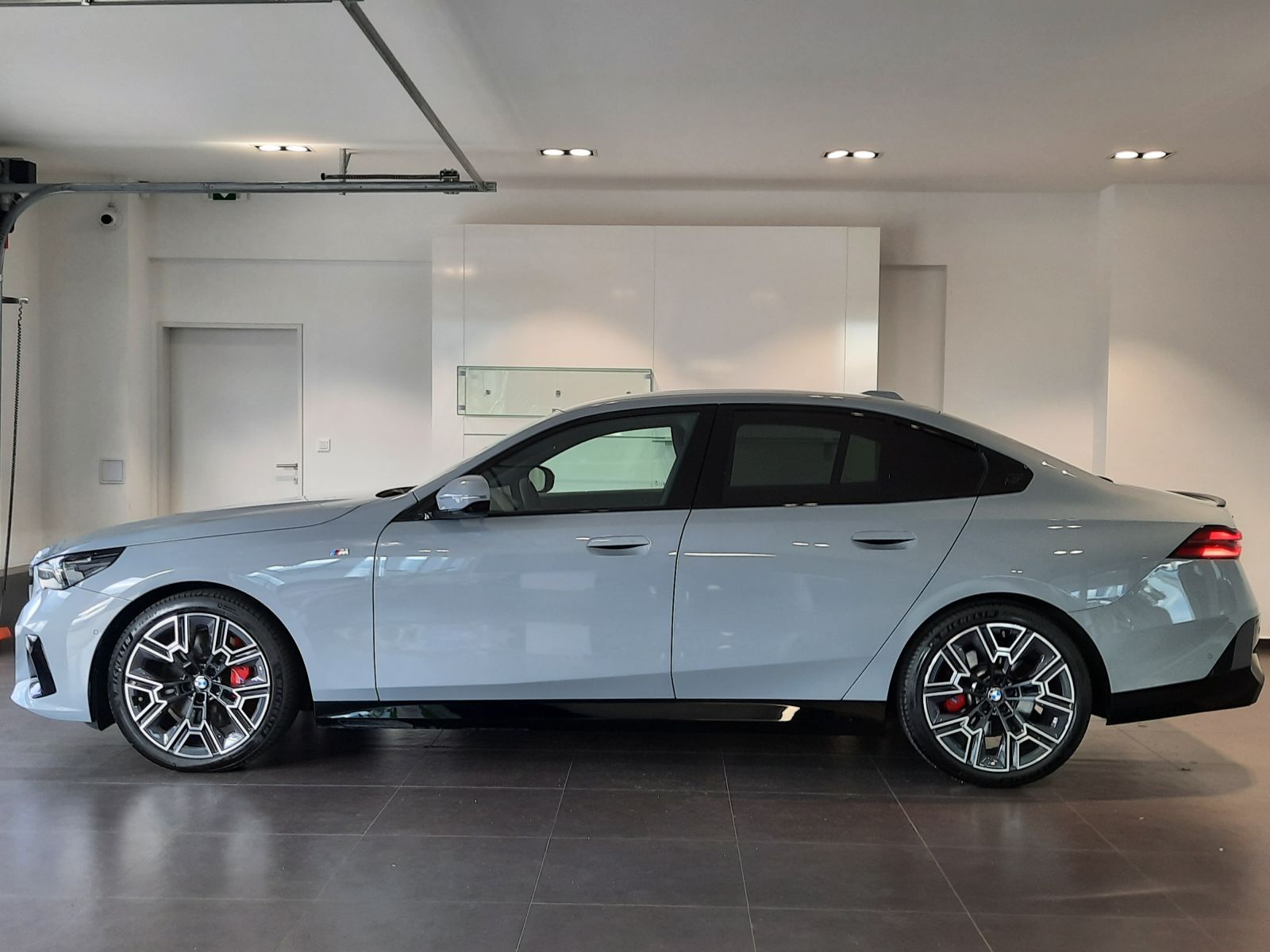 BMW Řada 5, 540d xDrive Sedan M Sport - fotka 3