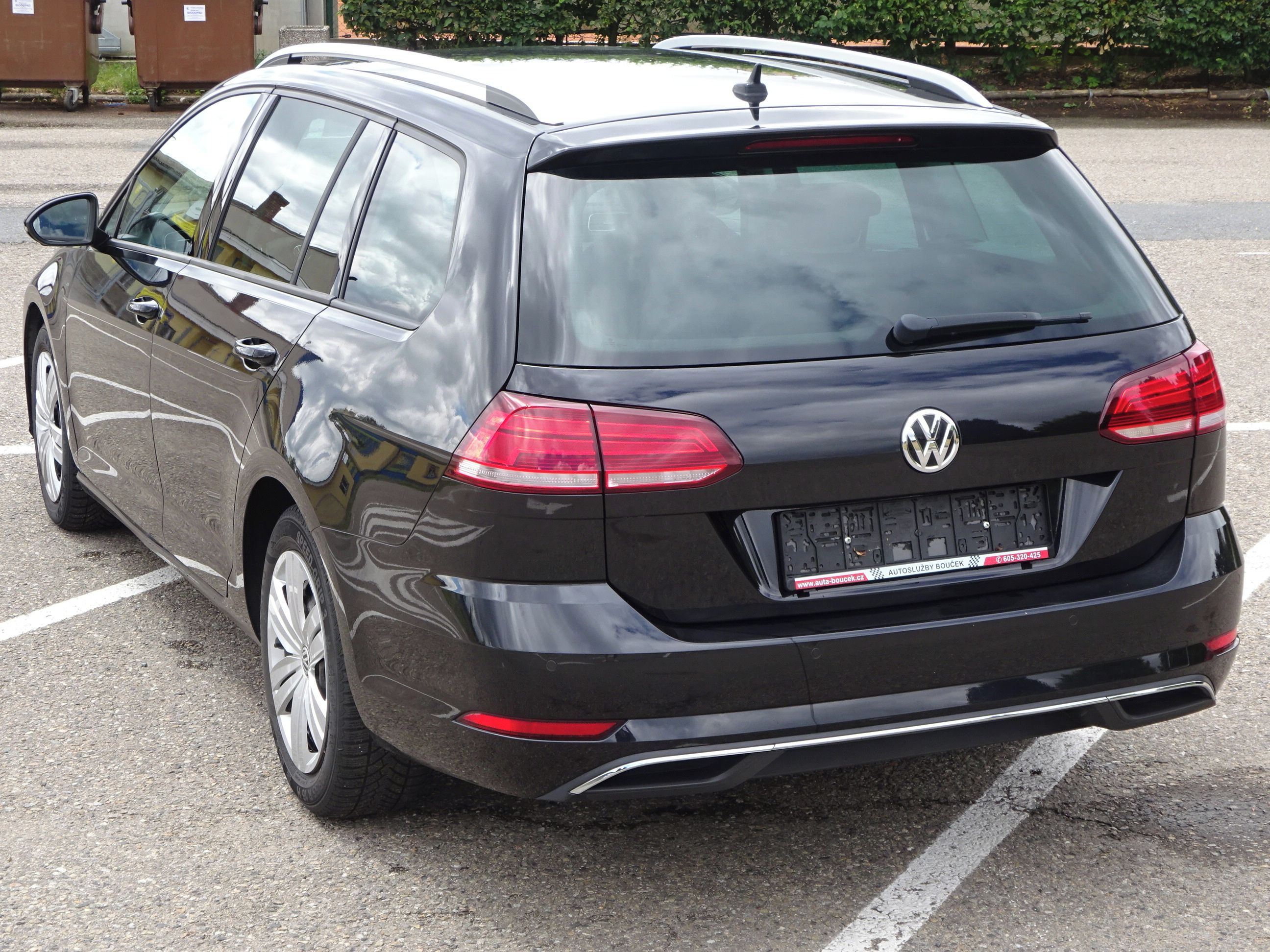 Volkswagen Golf, 1.4 TSI (92 KW) SERVISKA - fotka 4