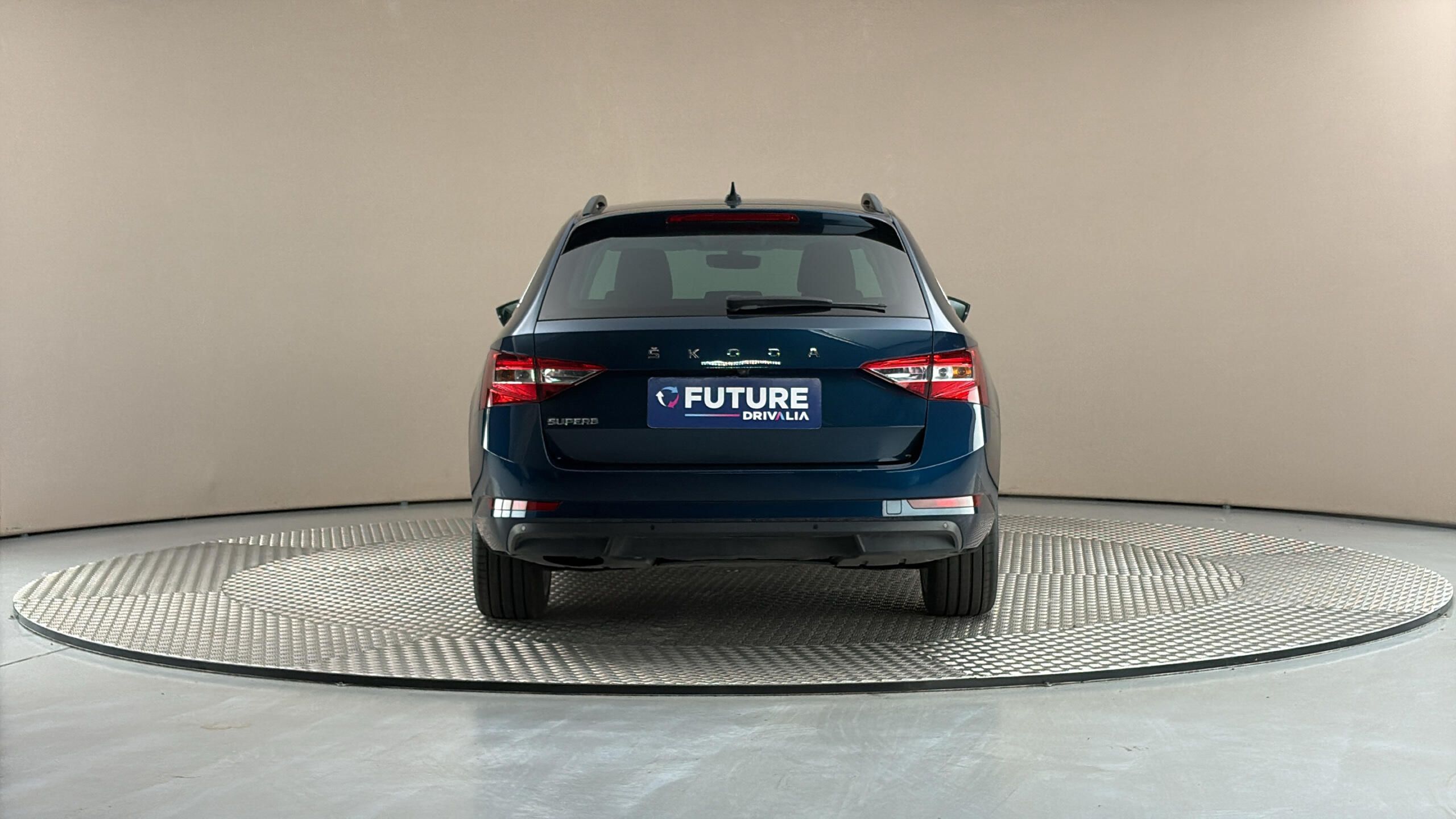 Škoda Superb, 2.0 TDI DSG Ambition Combi - fotka 5