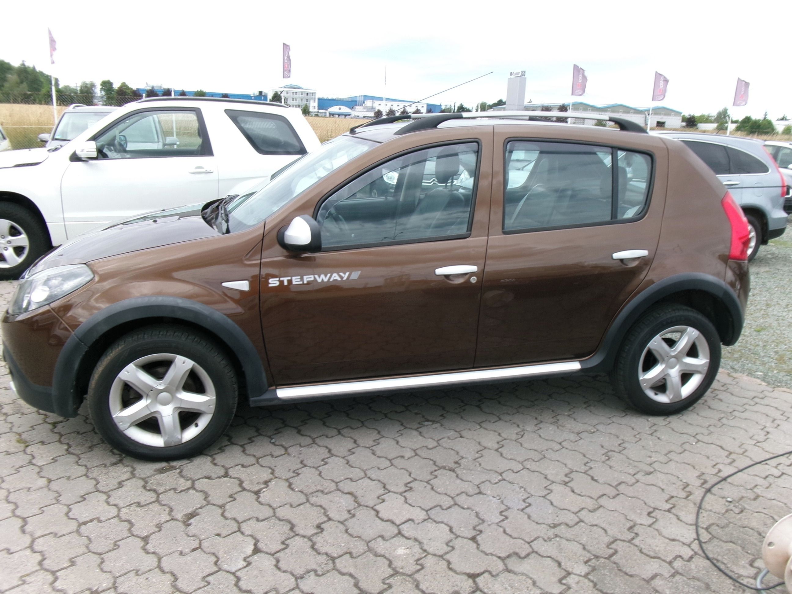 Dacia Sandero, 1.6i Stepway,LPG do 2033 - fotka 4