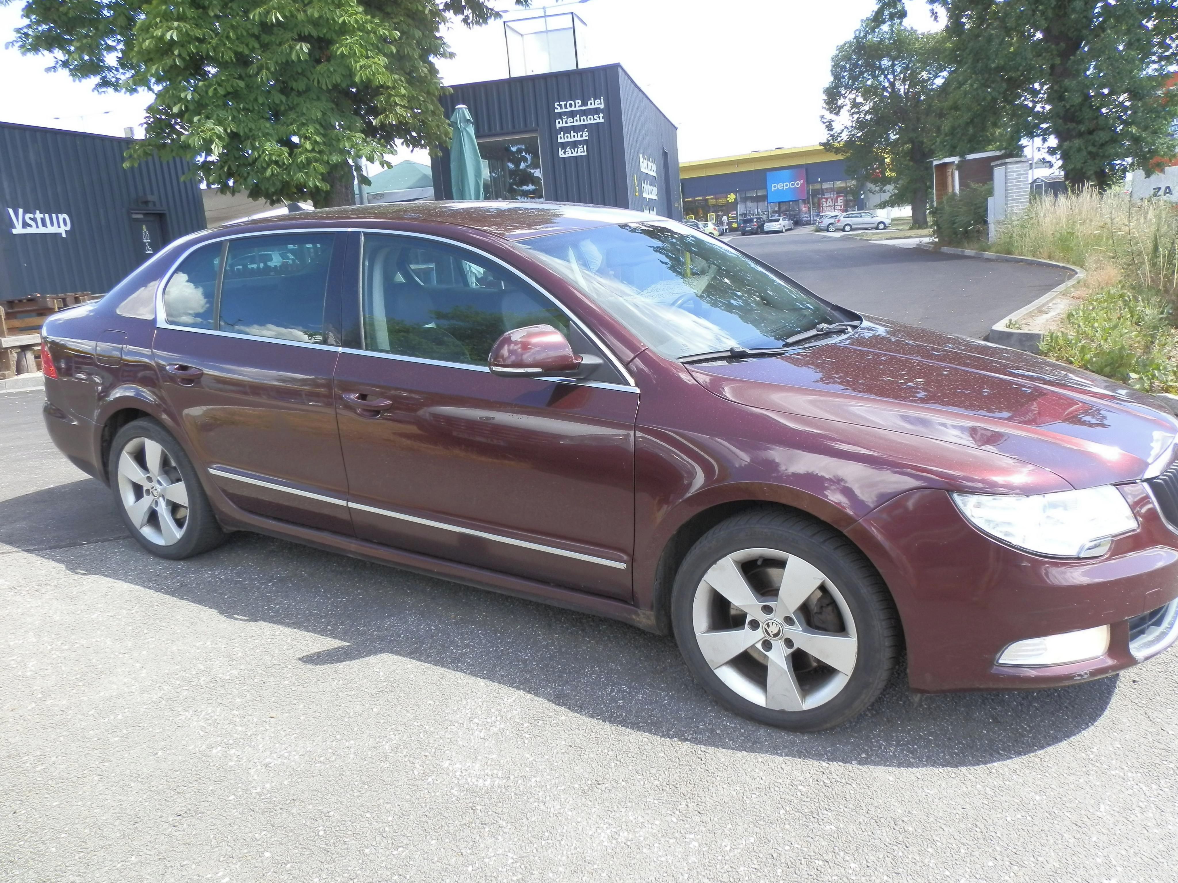 Škoda Superb, 2,0 TDi DSG - fotka 6