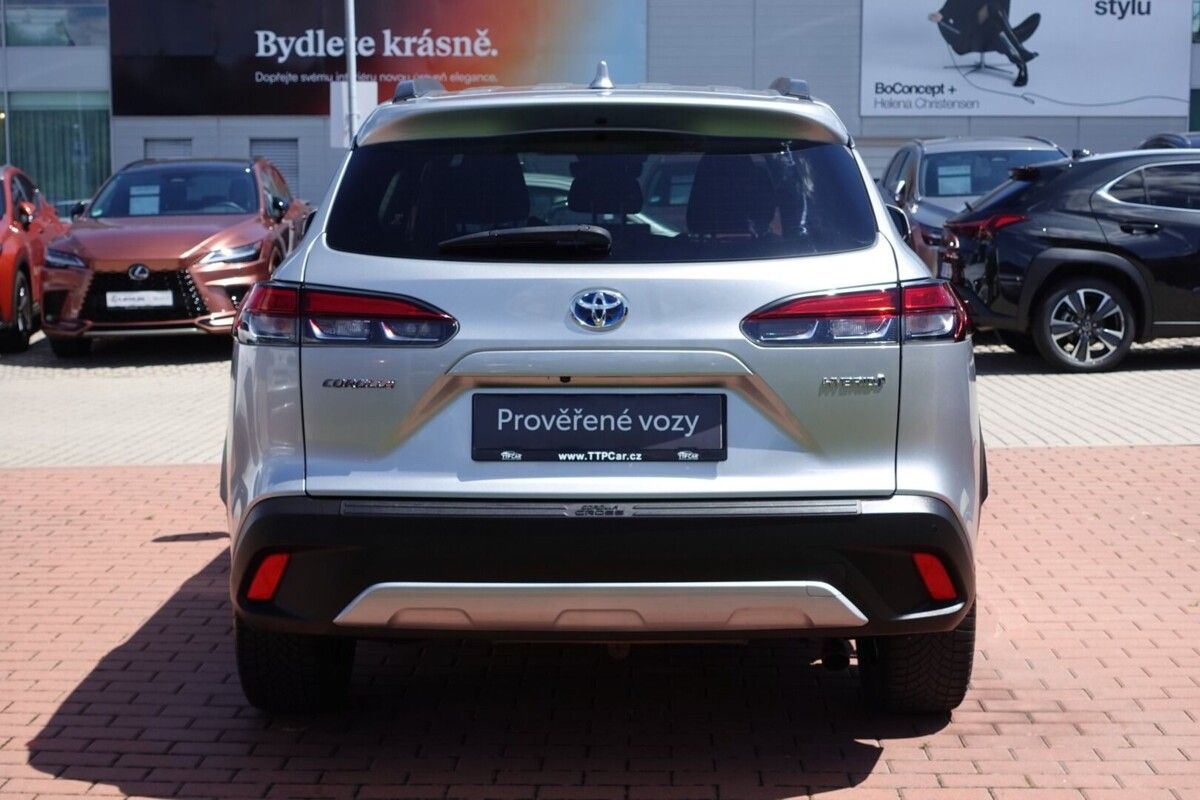 Toyota Corolla Cross, 2,0 HEV Style Tech FWD - fotka 5