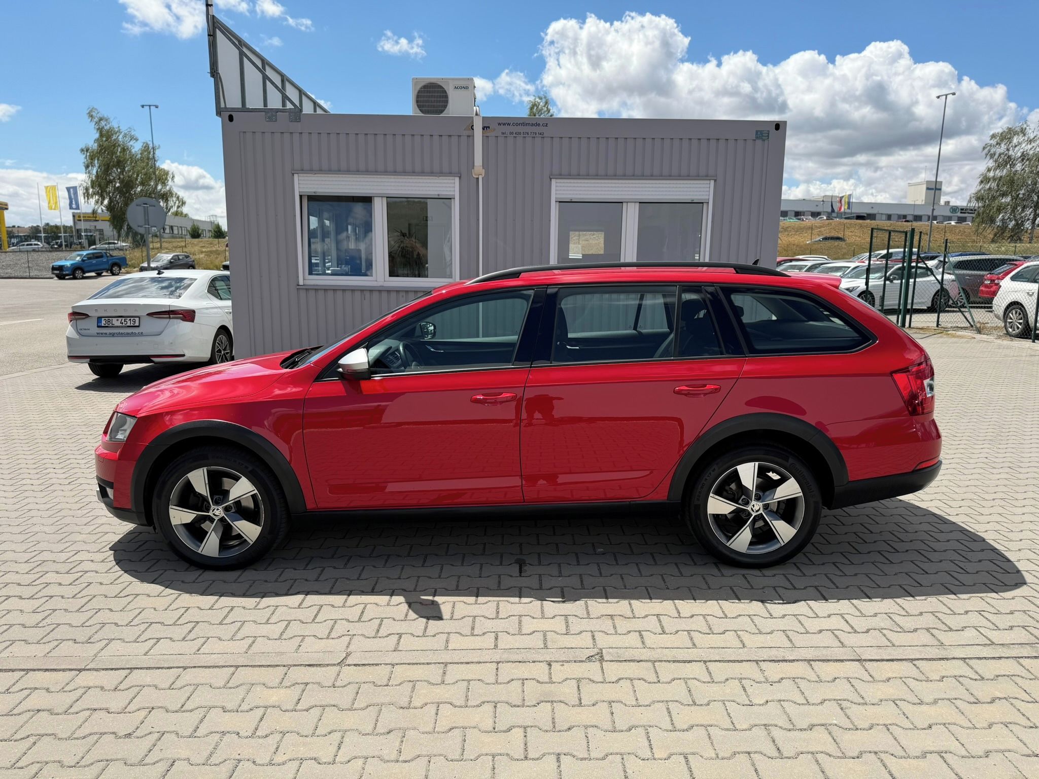 Škoda Octavia, 2.0 TDI 135 kW 4x4 DSG Scout C - fotka 4