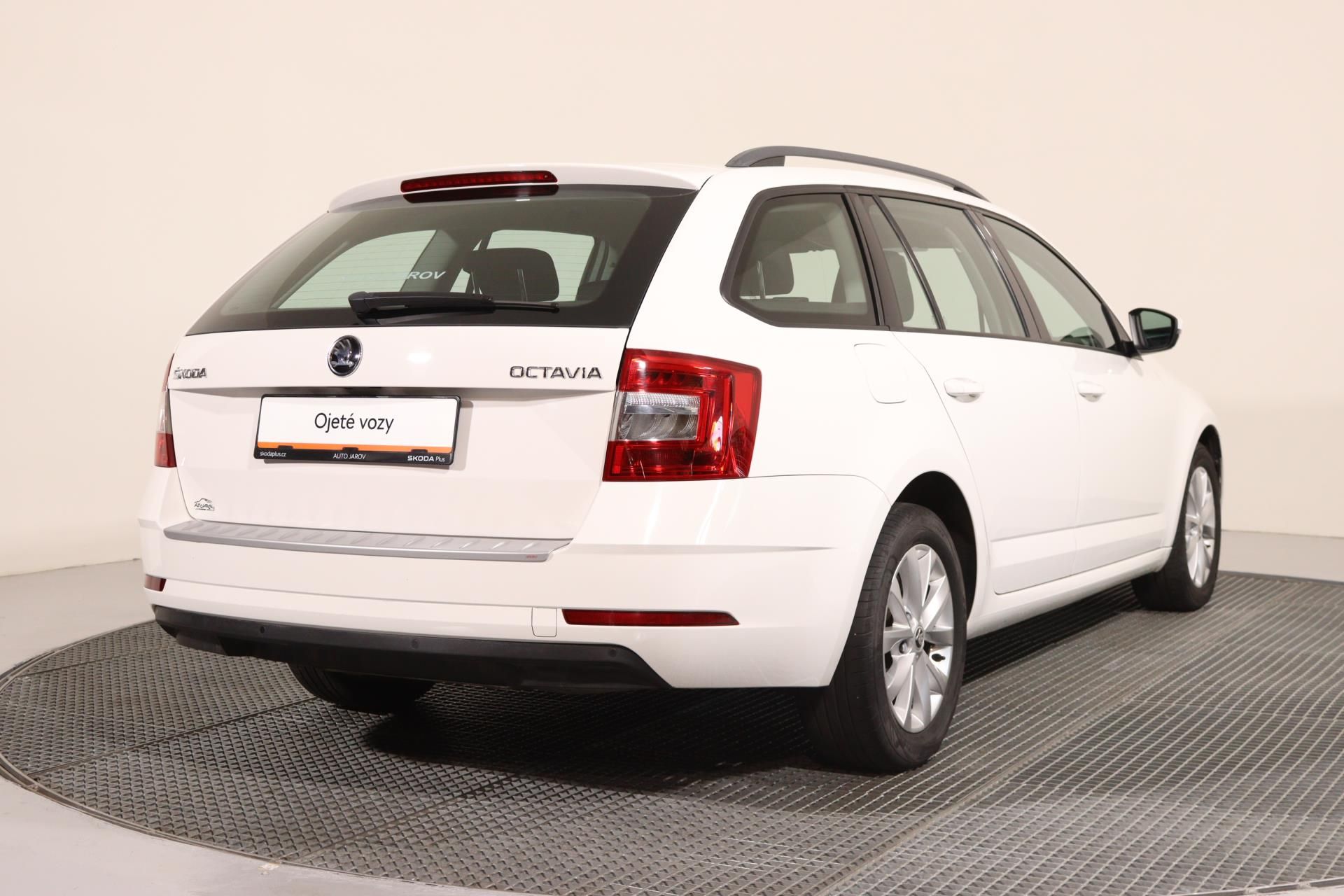 Škoda Octavia, Combi Ambition 1,6TDI 85kW - fotka 2