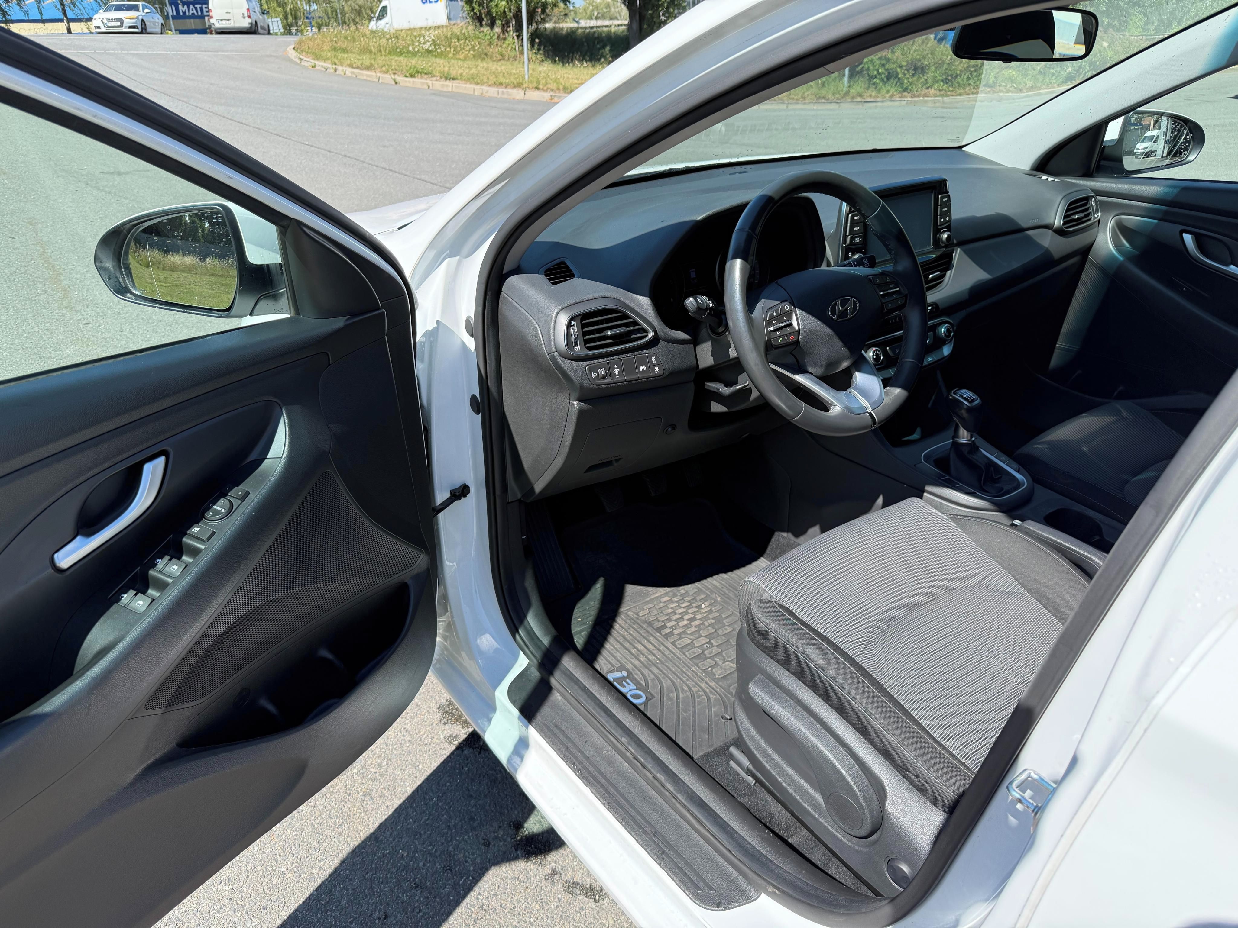 Hyundai i30, 1.6 CRDi 85kW - fotka 5
