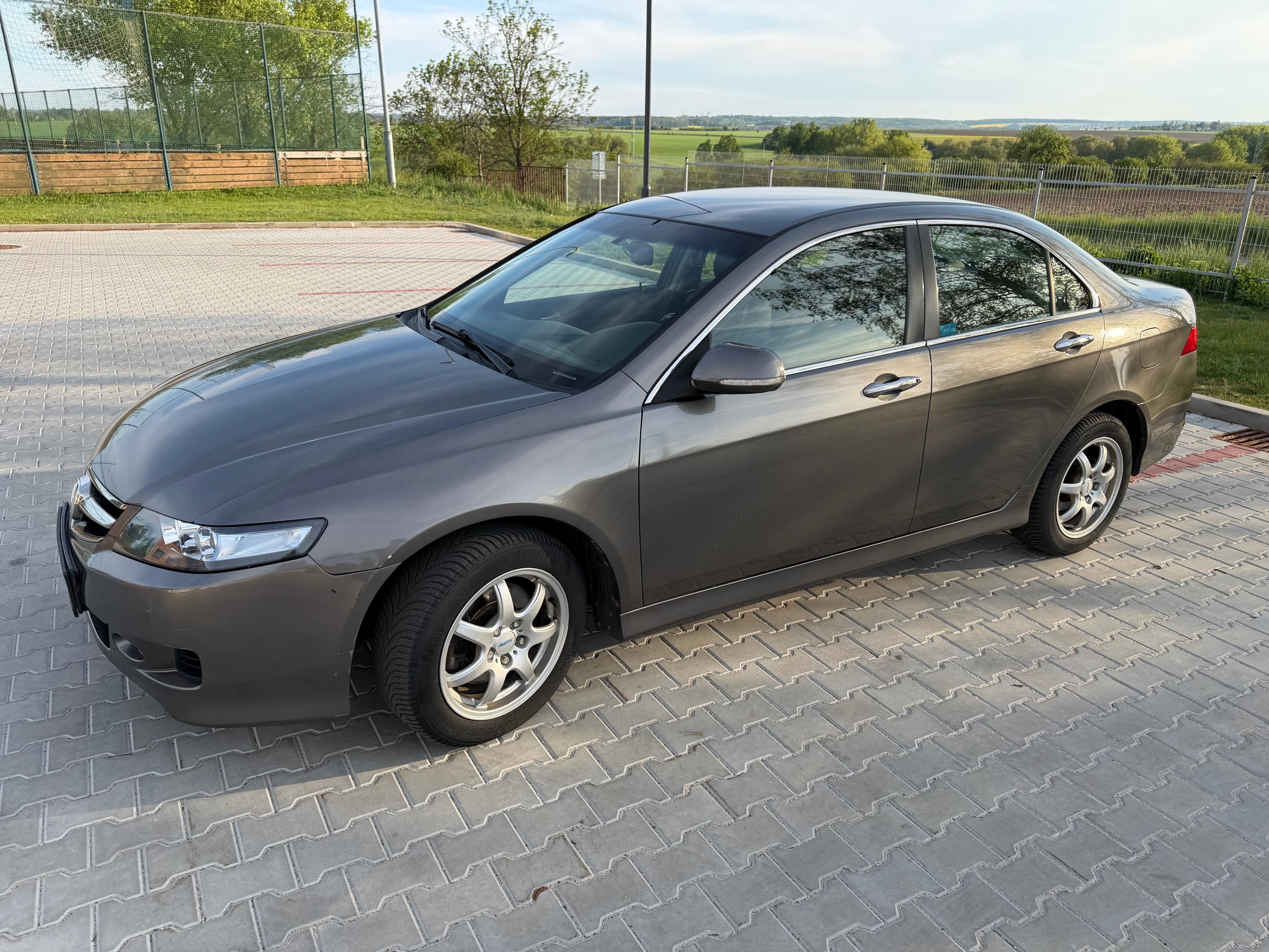 Honda Accord, Honda Accord 2.0i - fotka 3